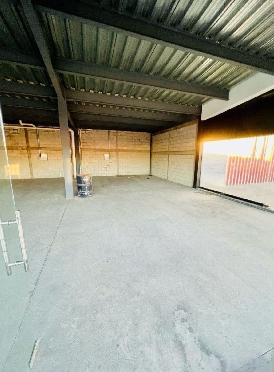 Local Comercial Spot2