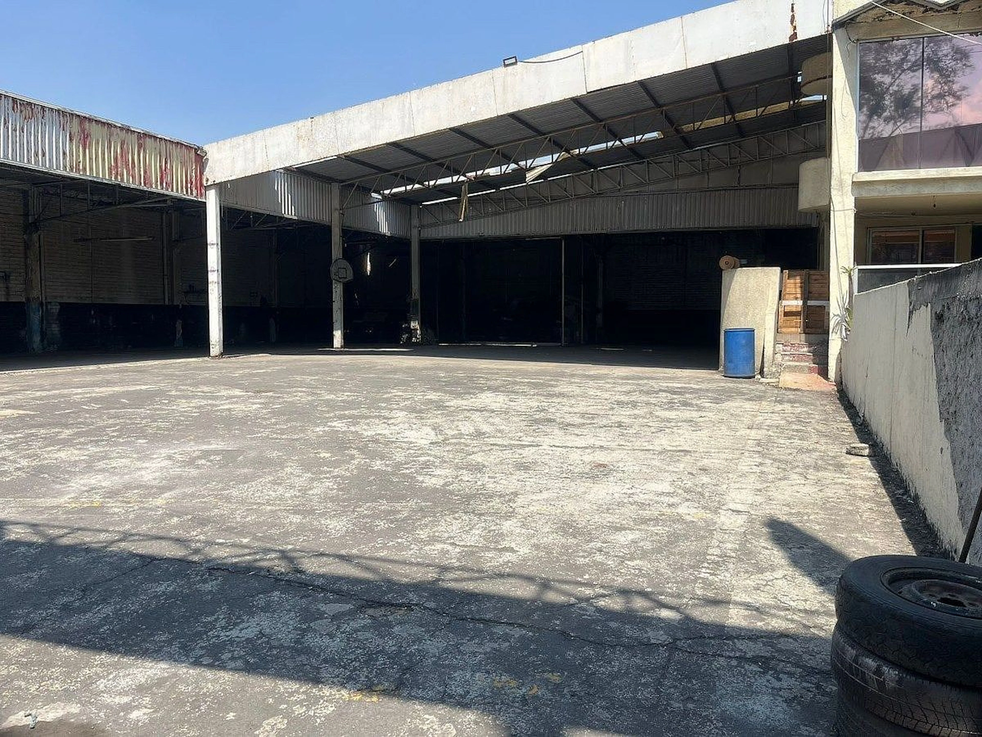 Local Comercial Spot2