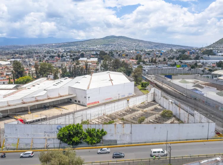 Local Comercial Spot2