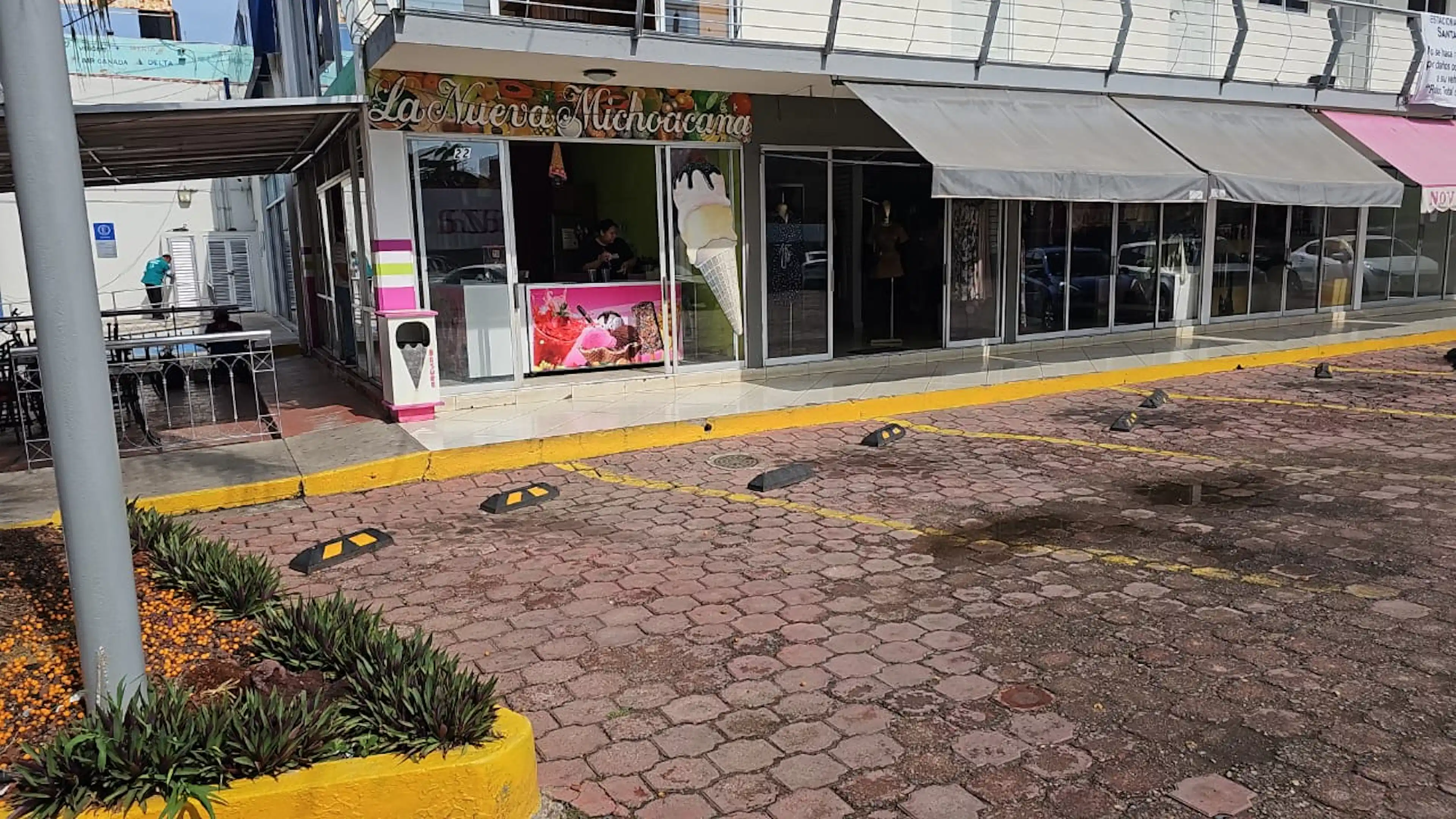 Urbano Rosales 22