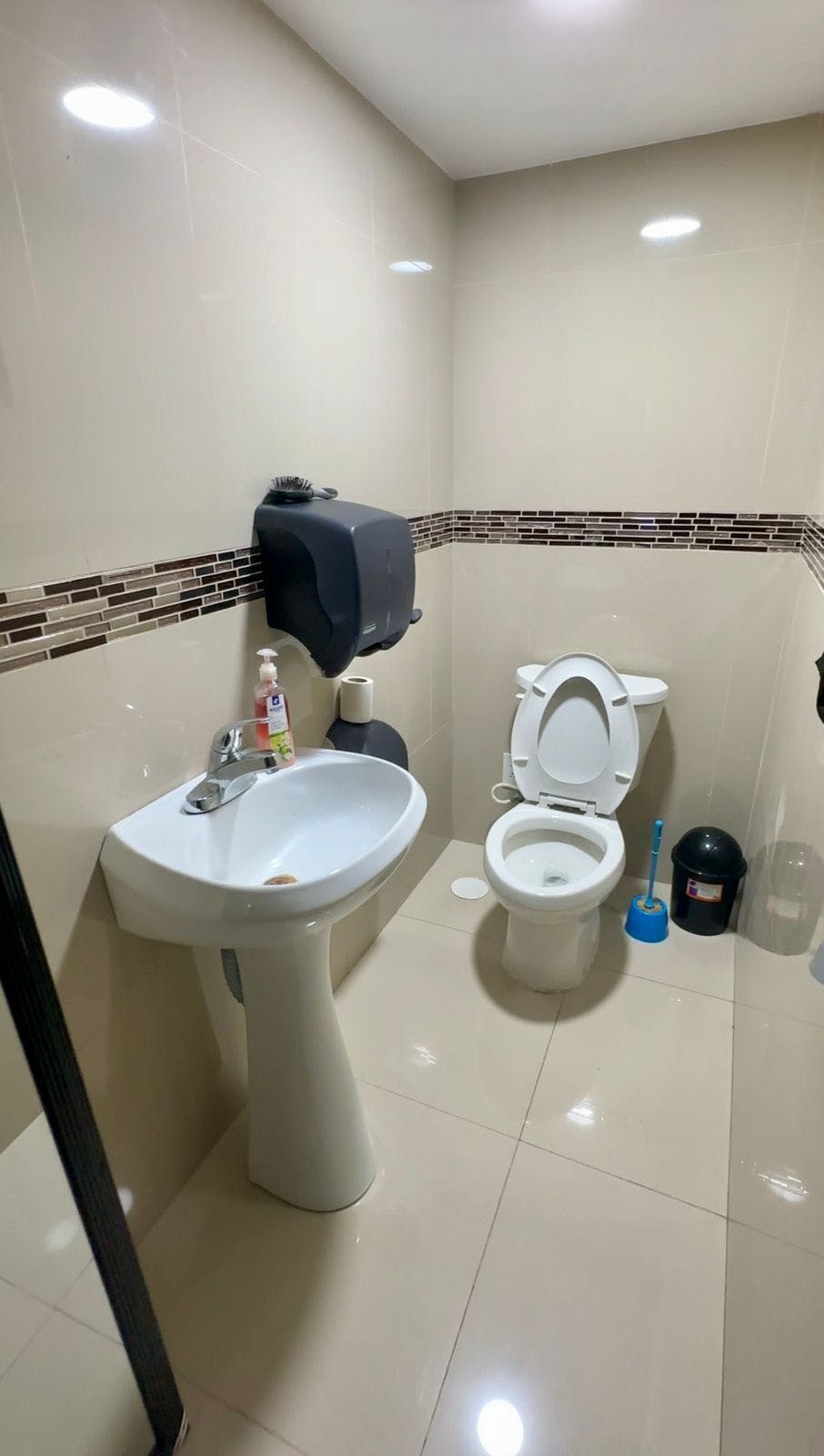 Local Comercial Spot2