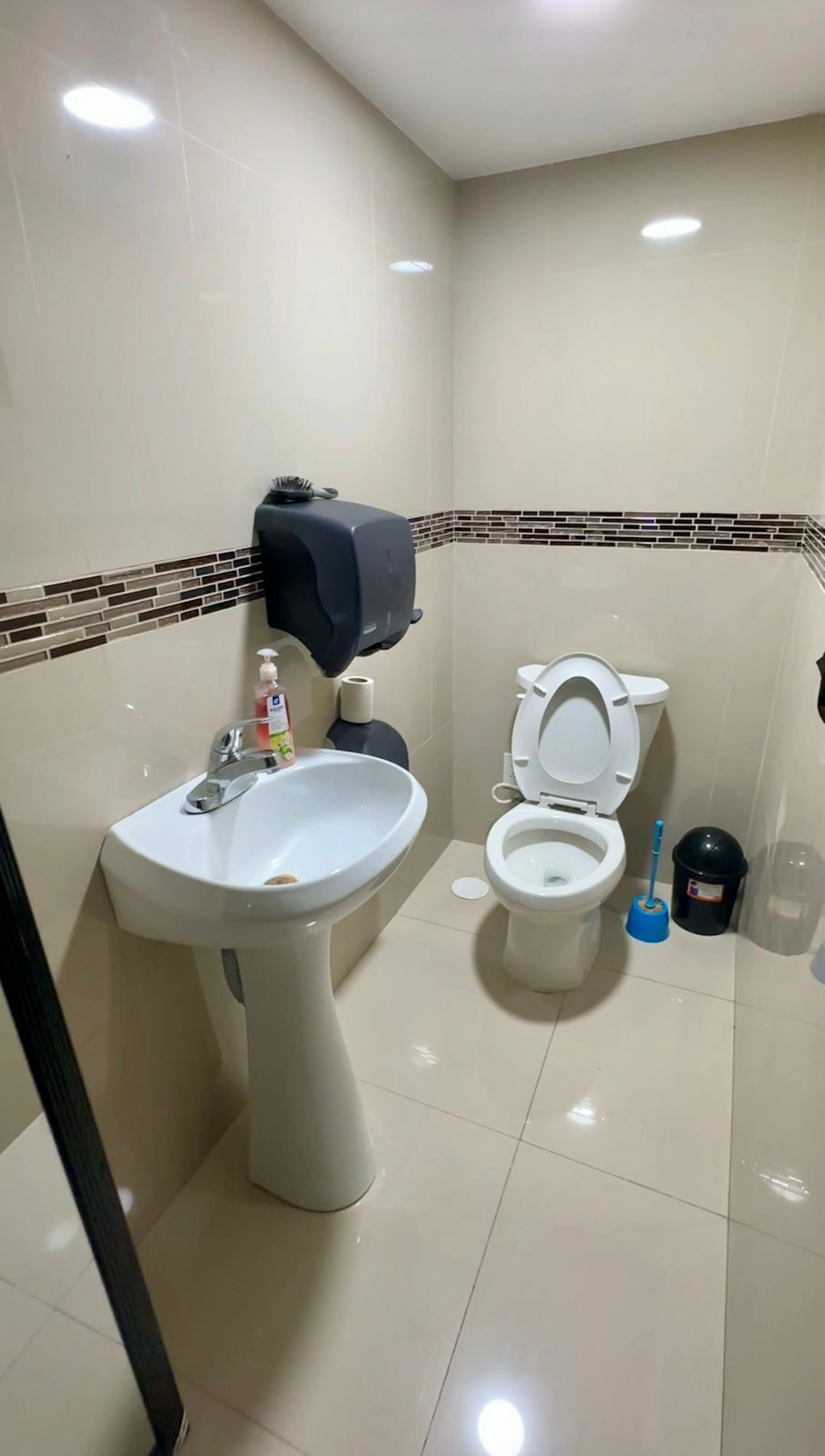 Local Comercial Spot2