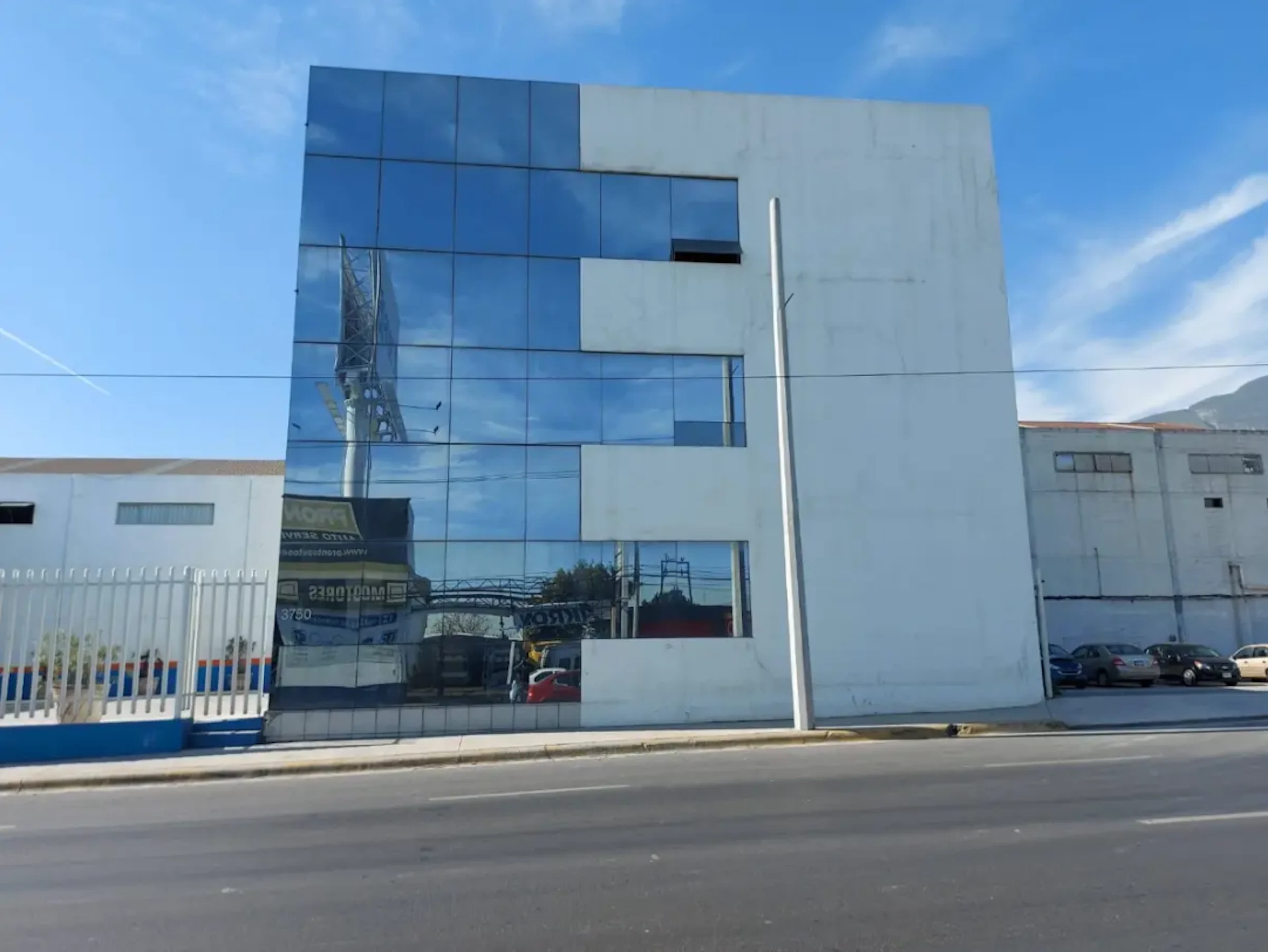 Local Comercial Spot2