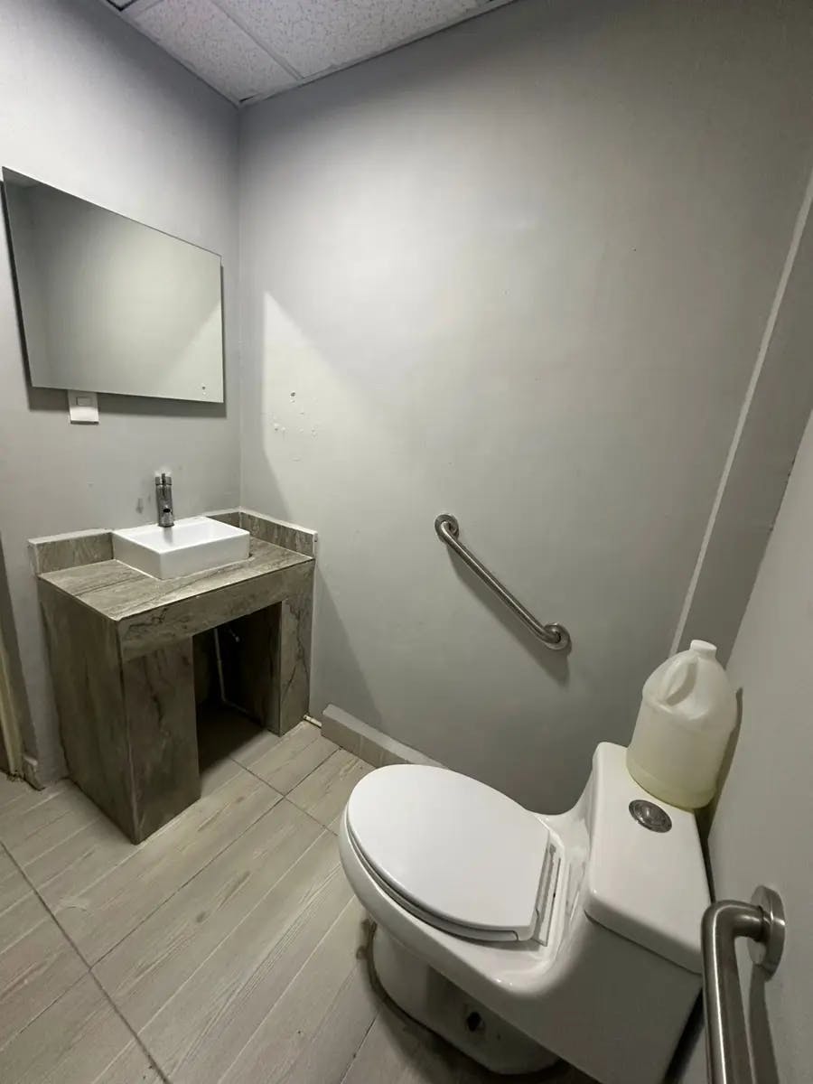 Local Comercial Spot2