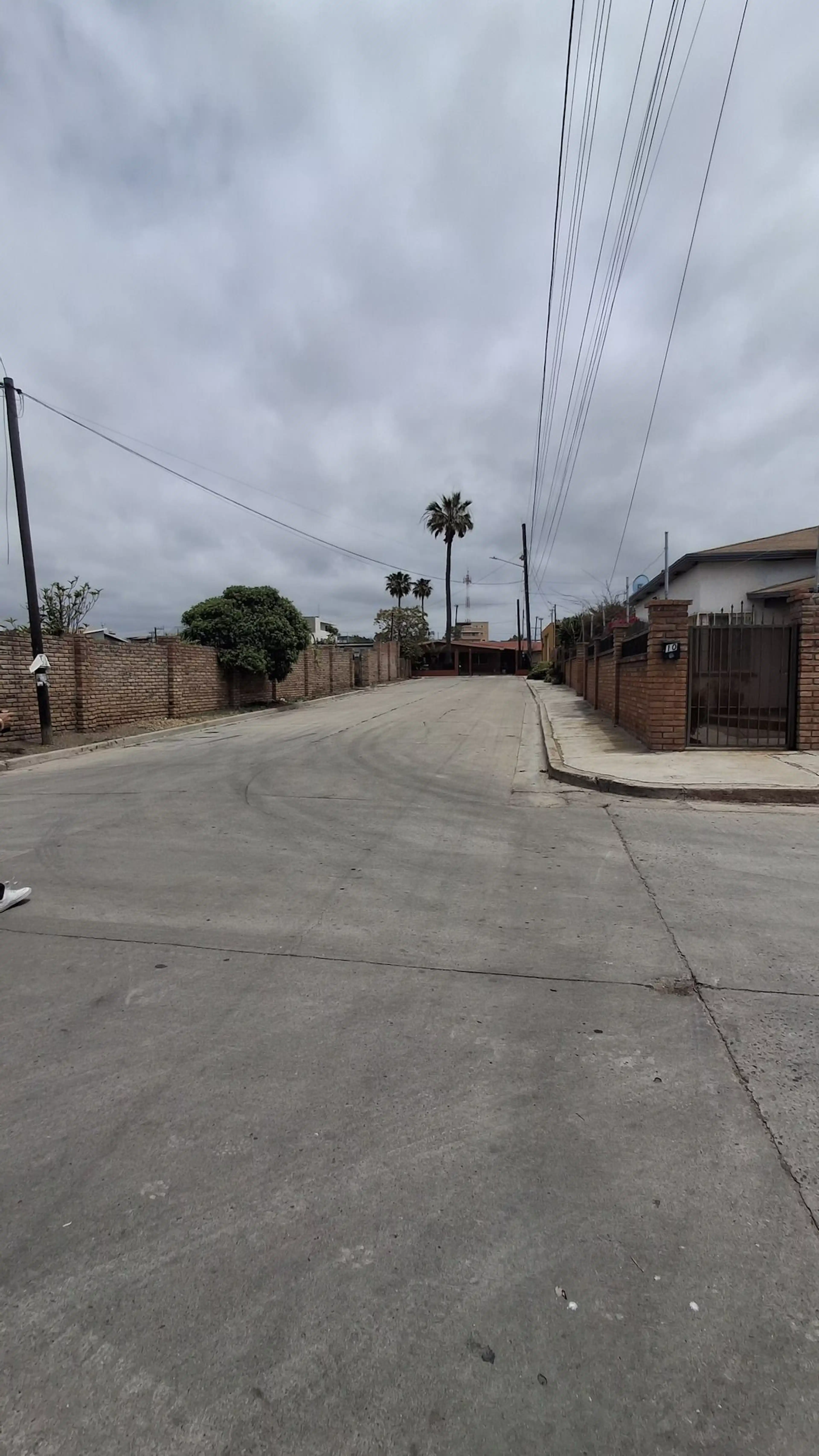 Se vende terreno comercial de 1600 m² a una cuadra del Hotel Rosarito Beach
