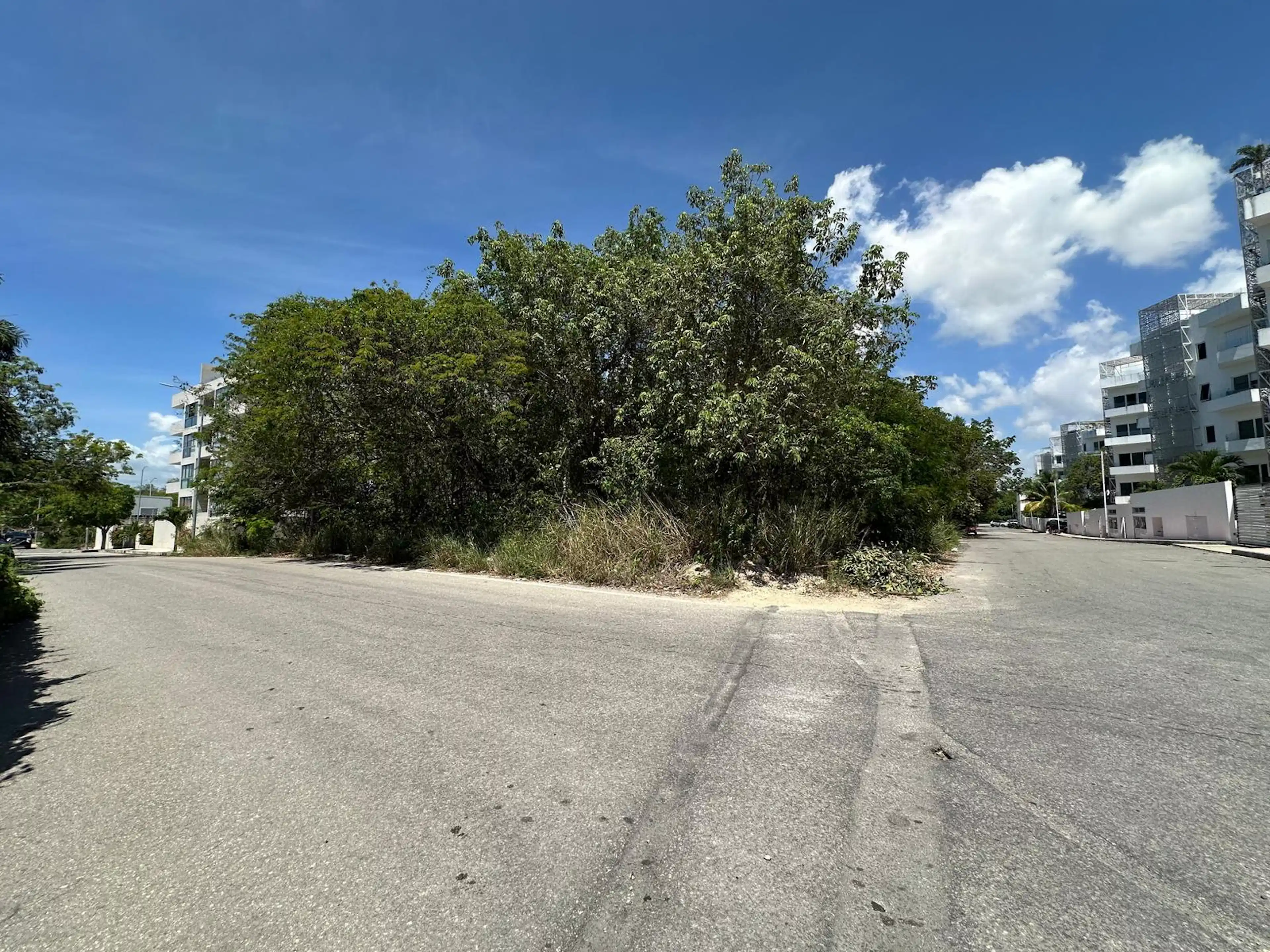 Terreno Para Desarrollar En Venta Uso De Suelo H3 Con Excelente Ubicacion | Ejido Sur  Playa Del Carmen | P4564