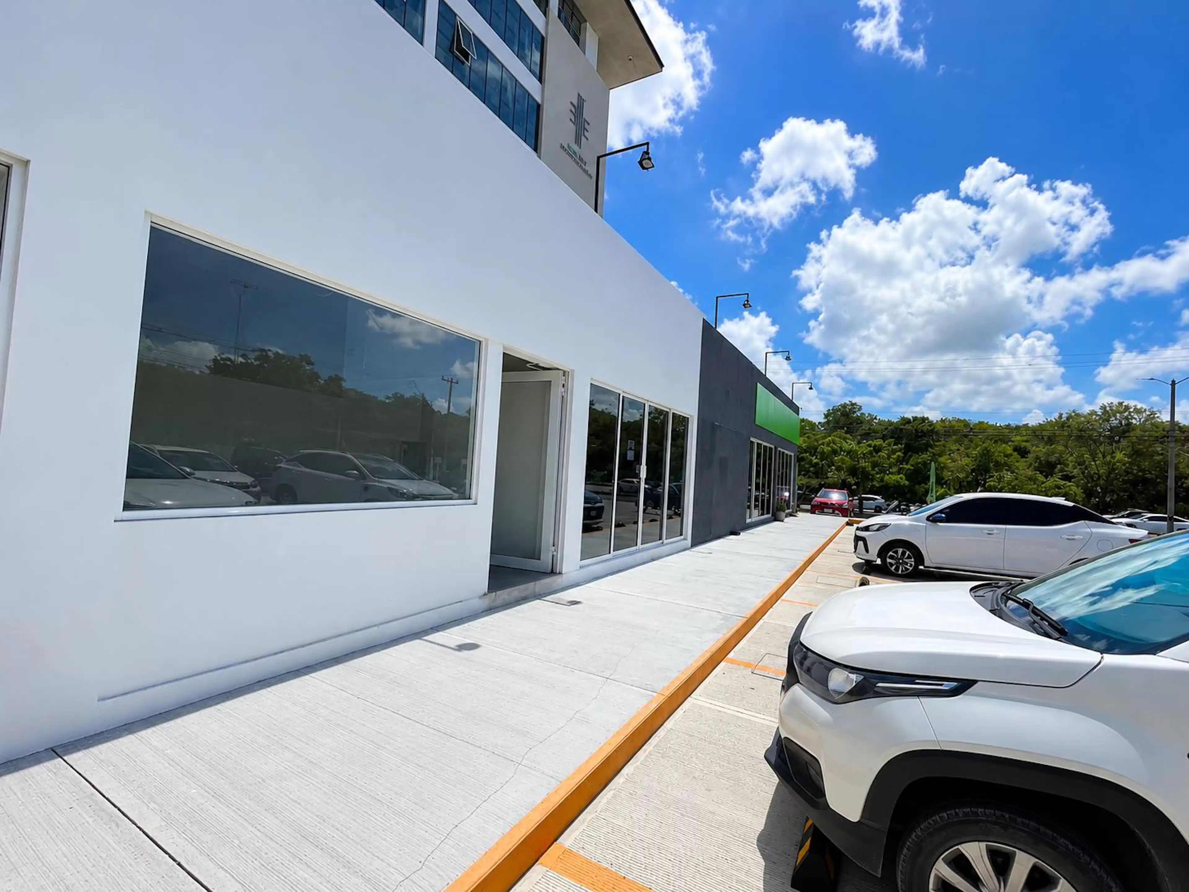 Local Comercial En Renta | 32 M² | Plaza Av. Kabah Cancún