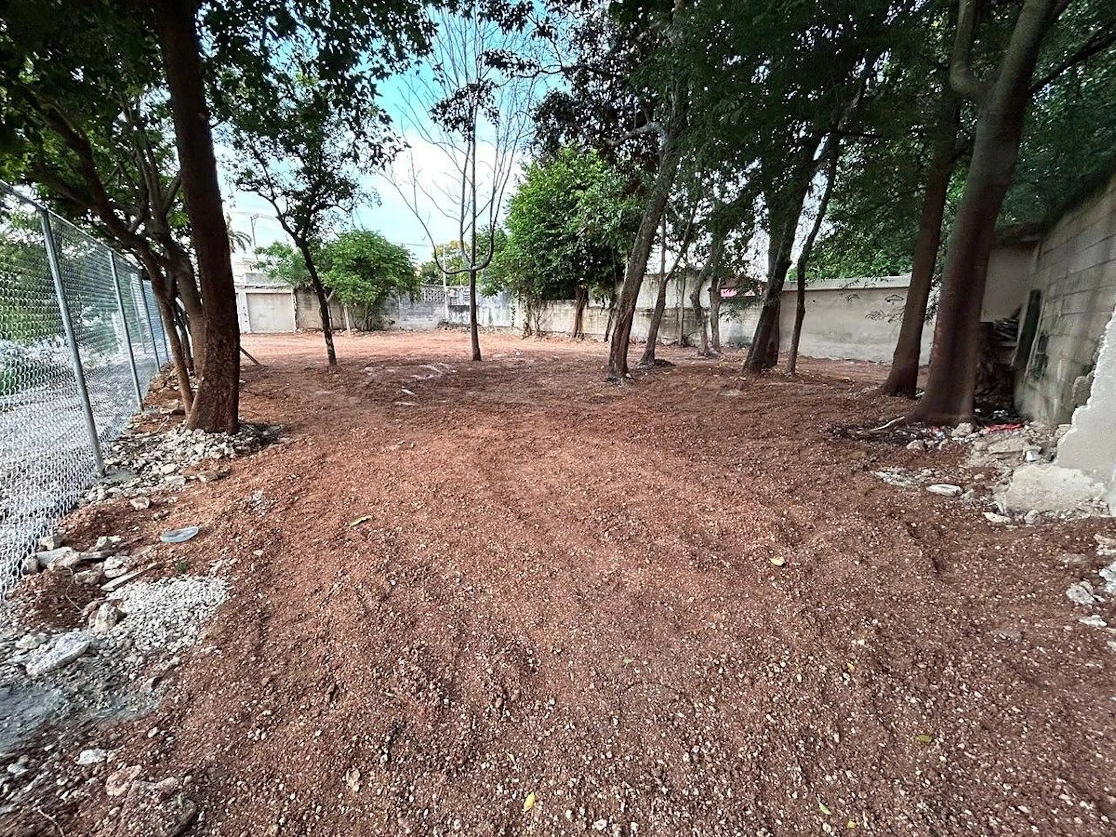 Terreno en venta en Mérida con 31 m sobre calle y factibilidad de servicios