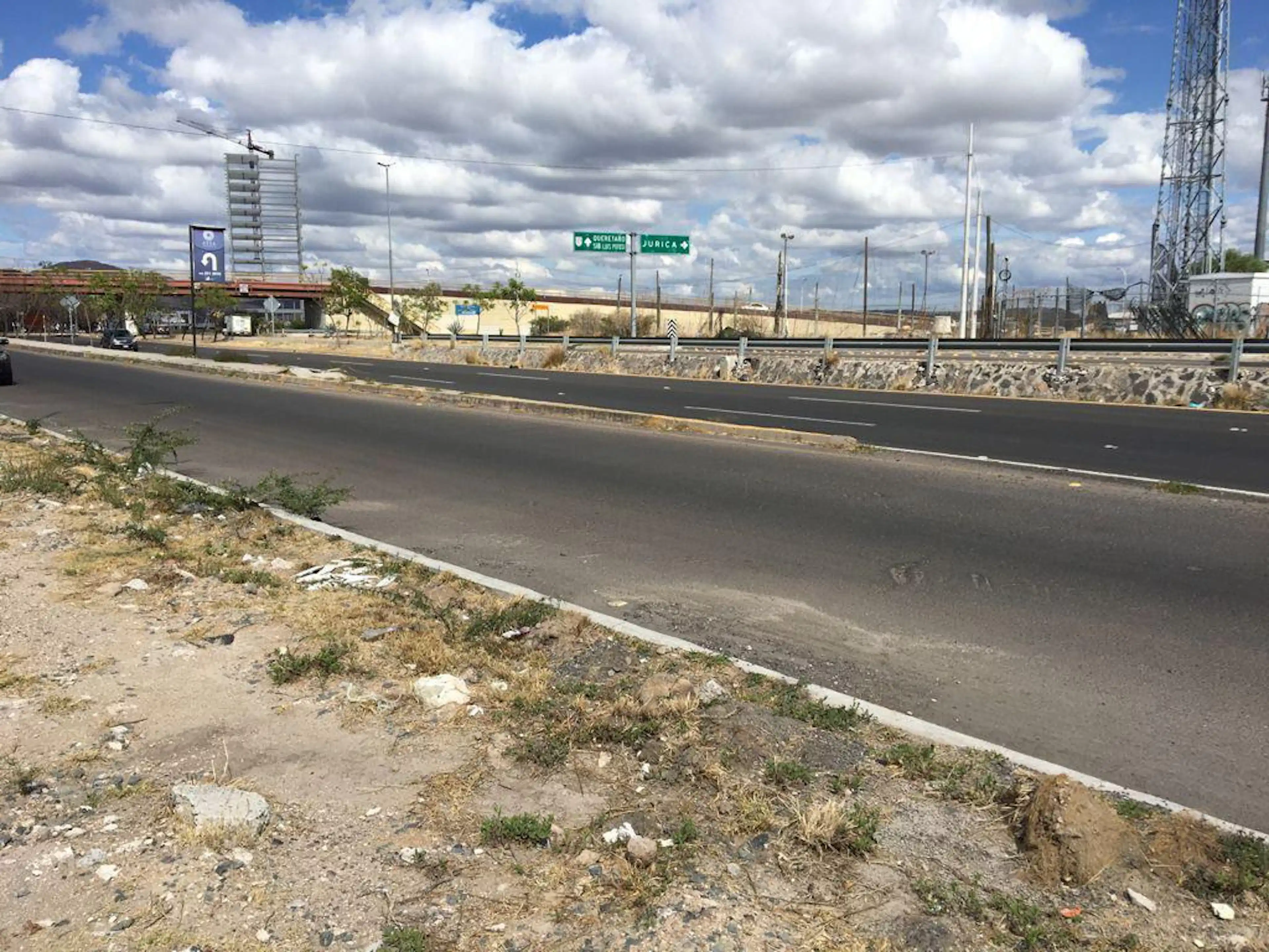 En Venta Terreno Sobre Av. Fray Junípero Serra Juriquilla Querétaro