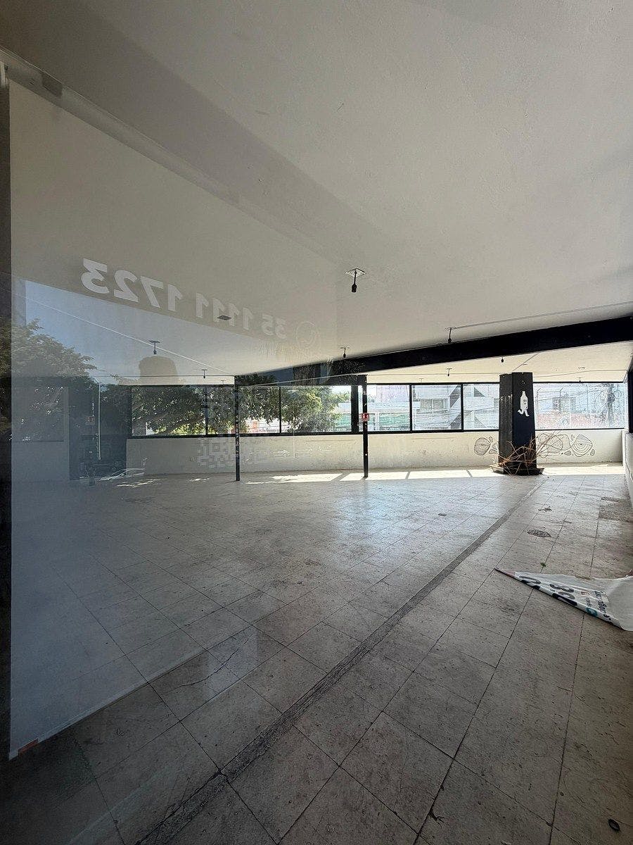 Local Comercial Spot2