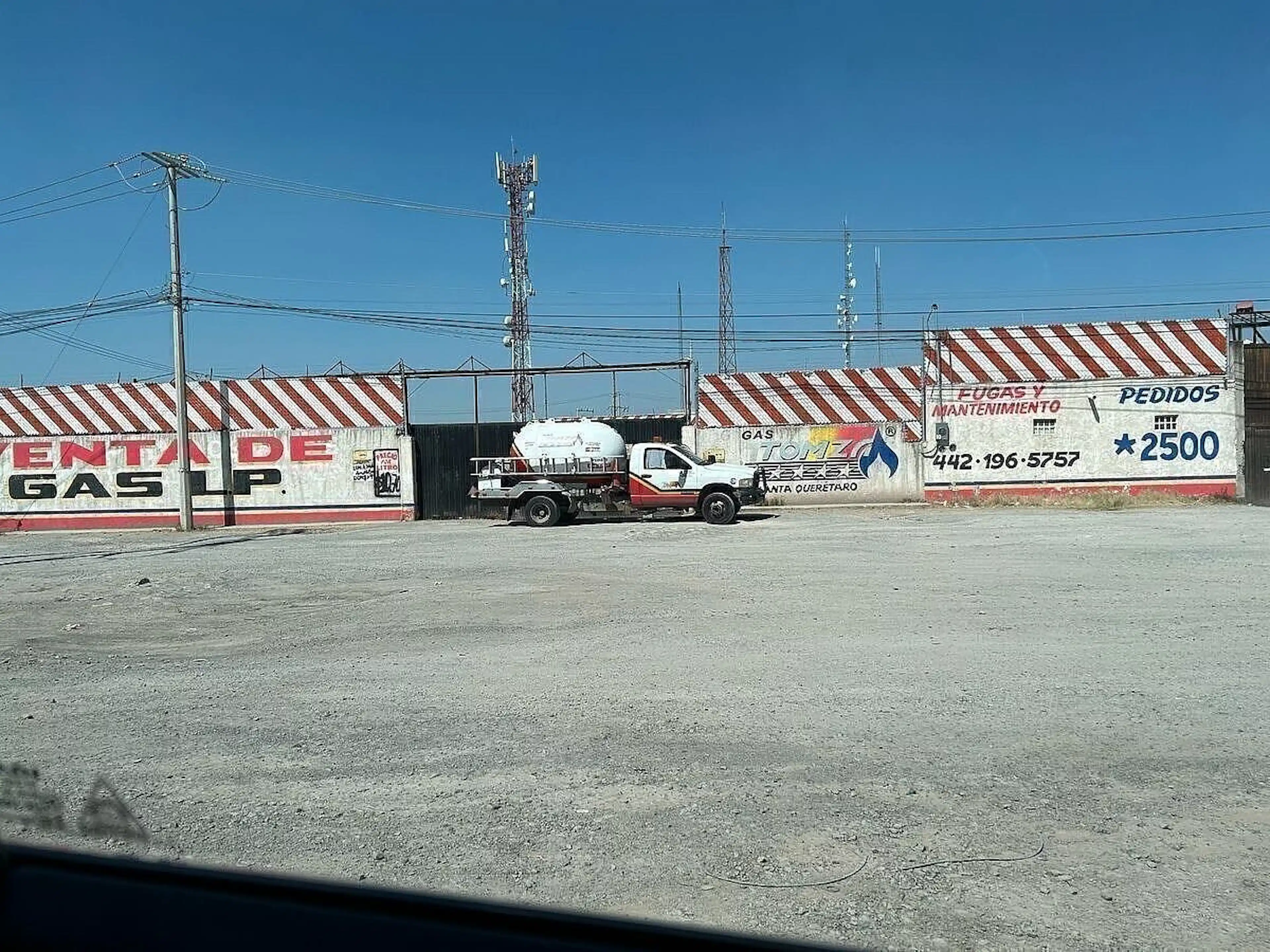 Terreno En Renta O Venta Con Oficinas Y Uso De Suelo Comercial Cerca Del Conin