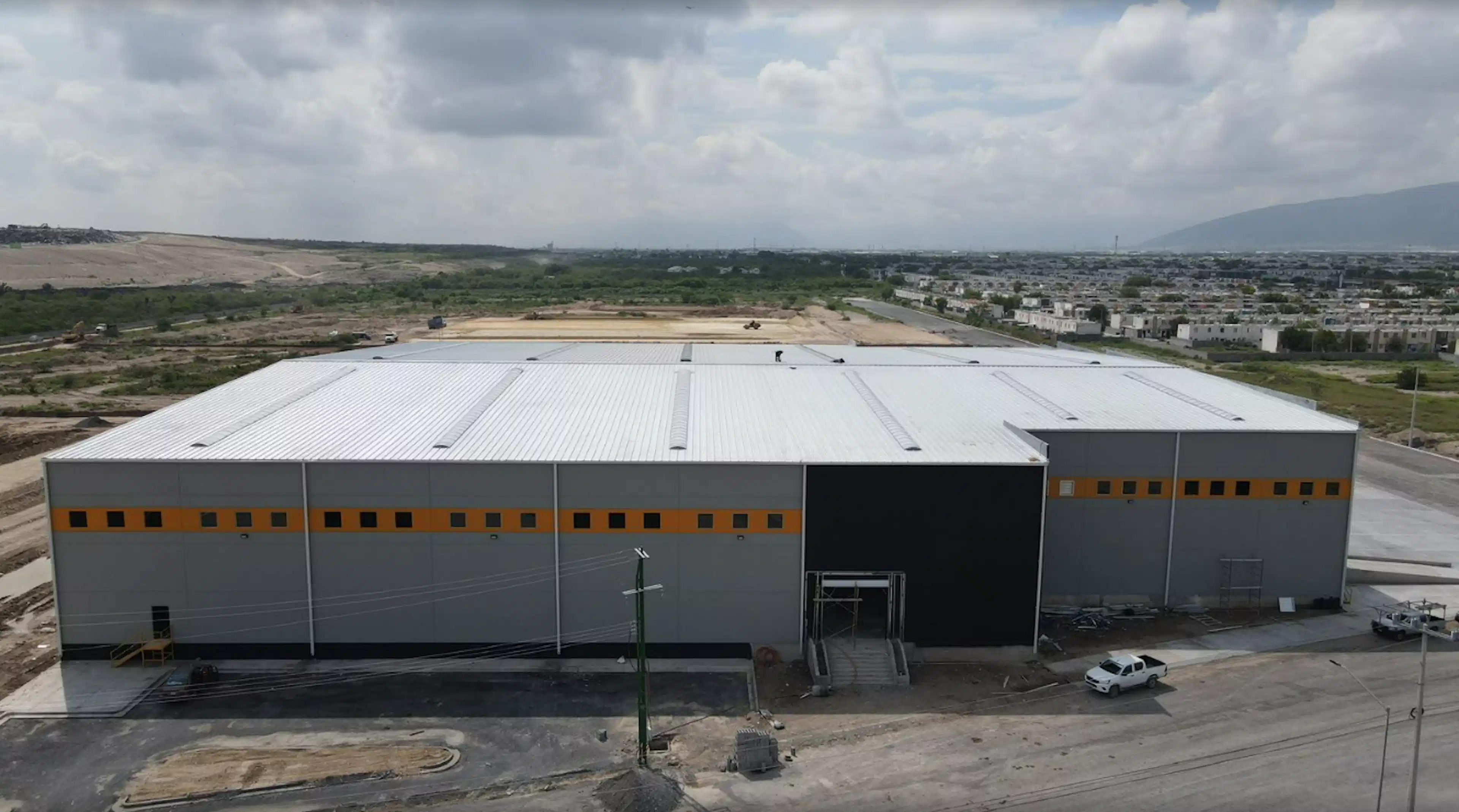 Los Arcos Industrial Park