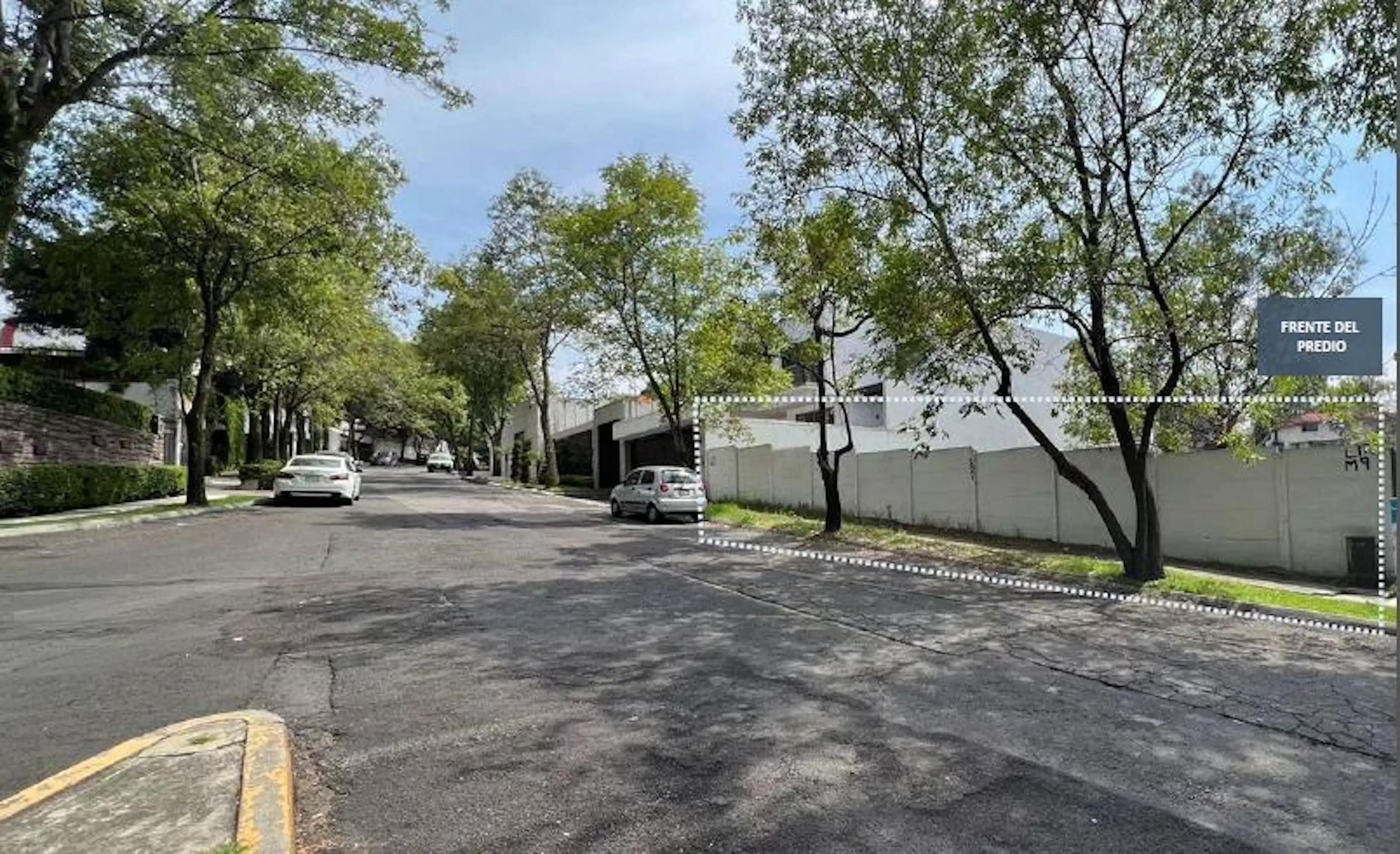Terreno Habitacional en Venta en Bosque de las Lomas