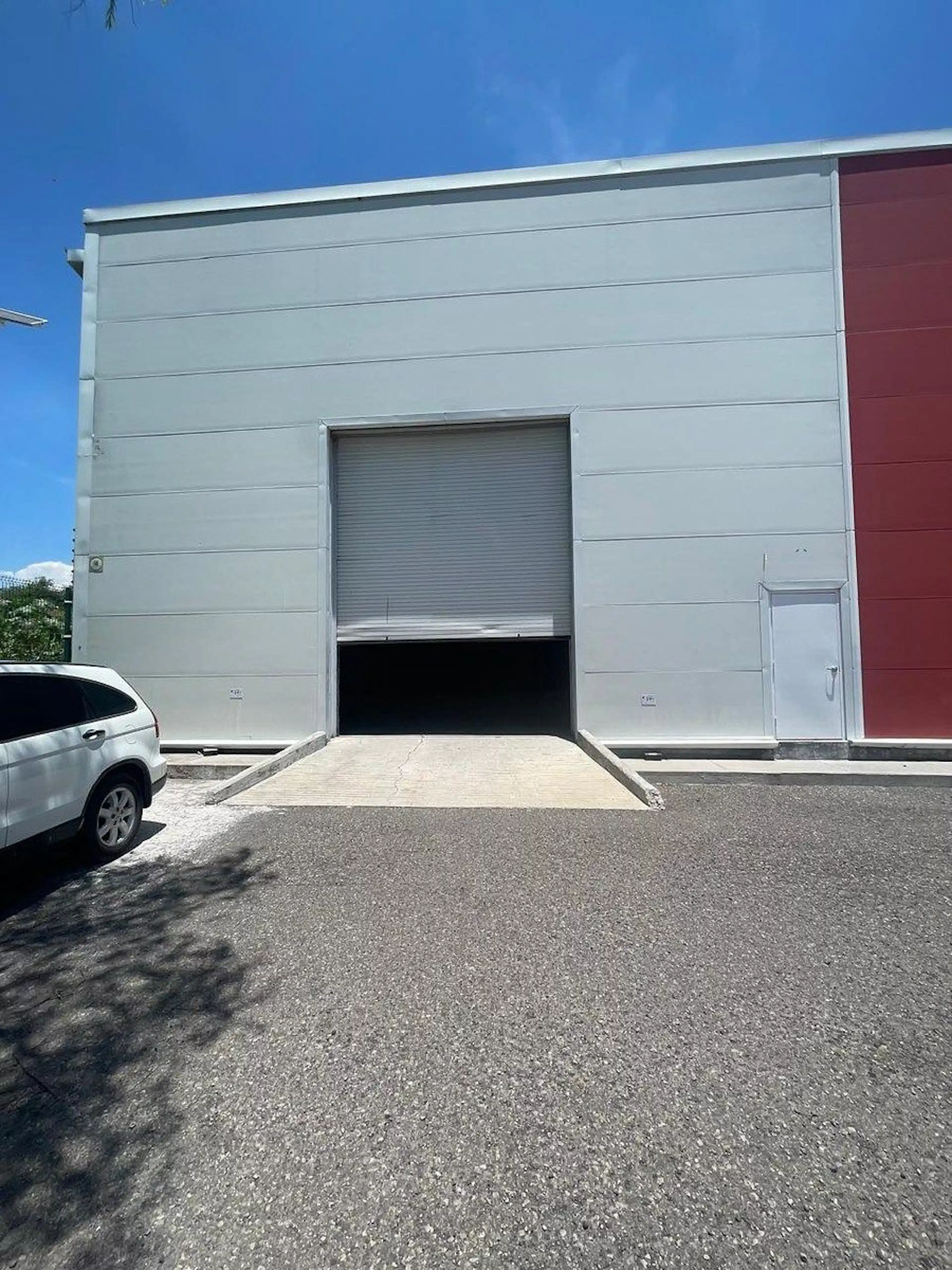 Renta de bodega ind. de 400 m2. Sta Rosa J.
