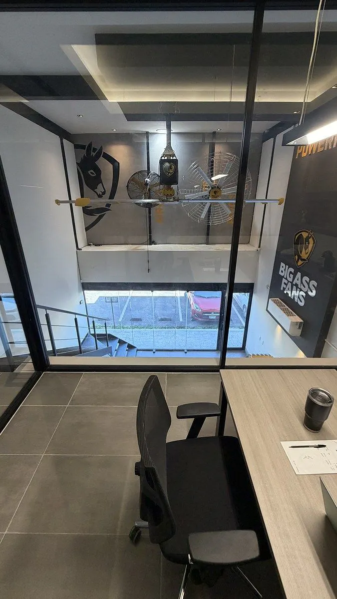 Local Comercial Spot2