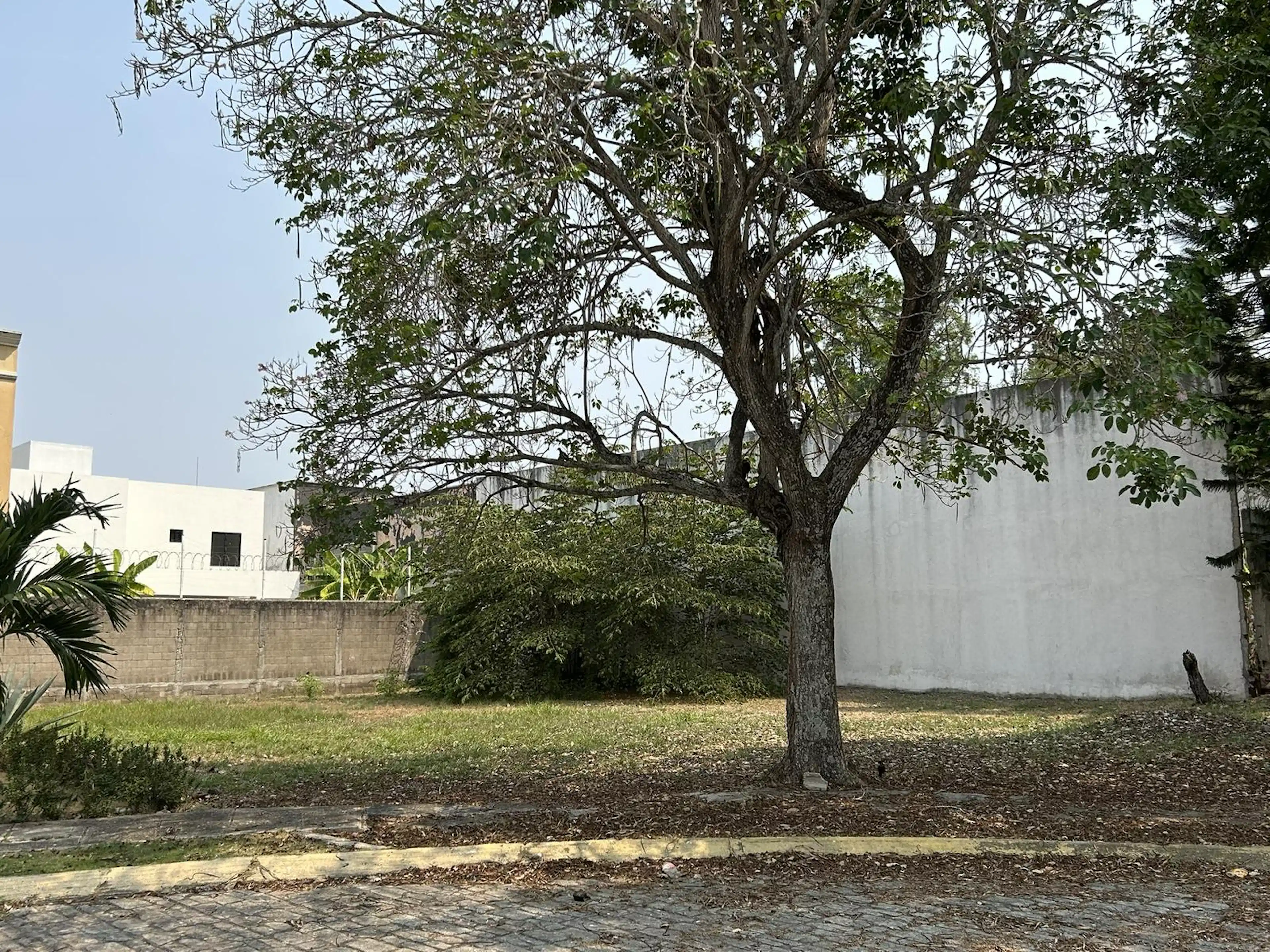 Terreno En Venta En Fraccionamiento El Country, Villahermosa