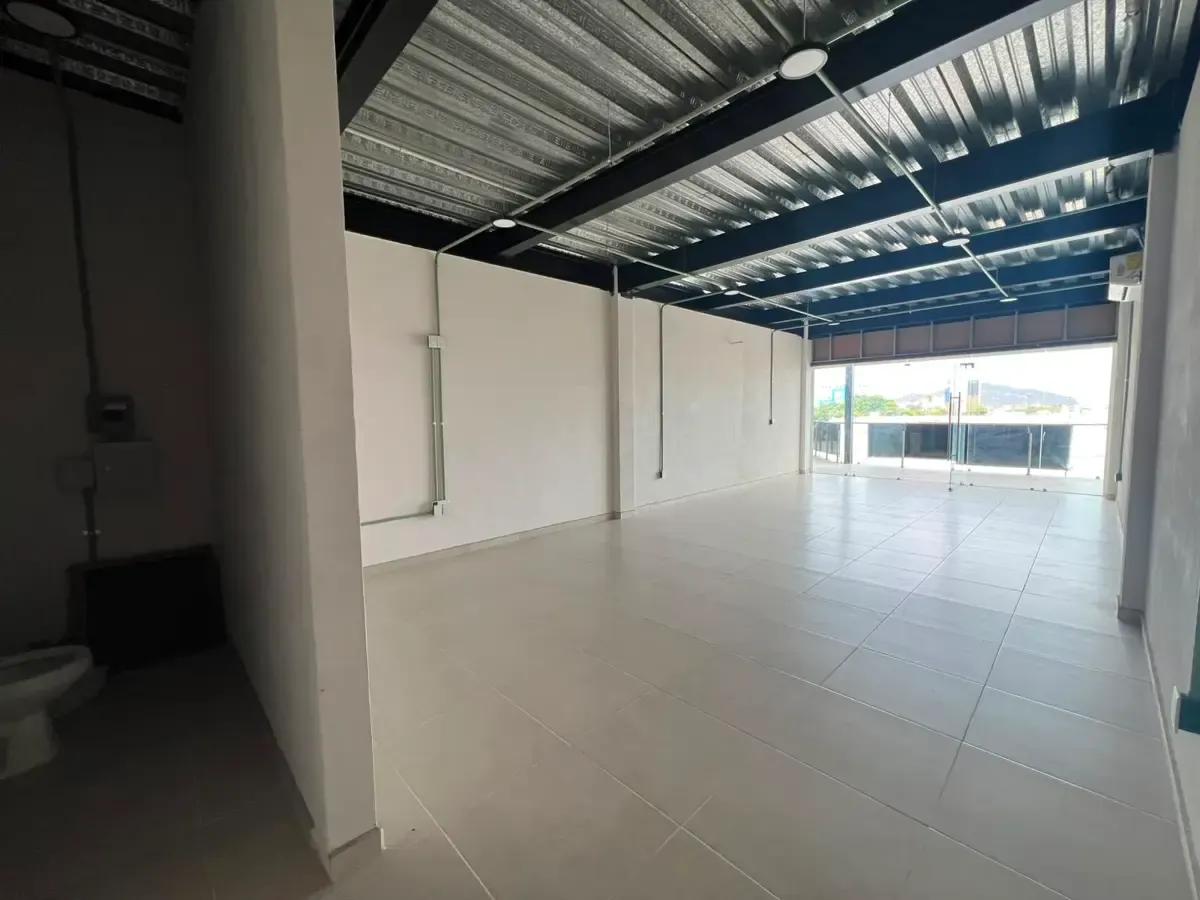 Local Comercial Spot2