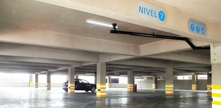 Local Comercial Spot2
