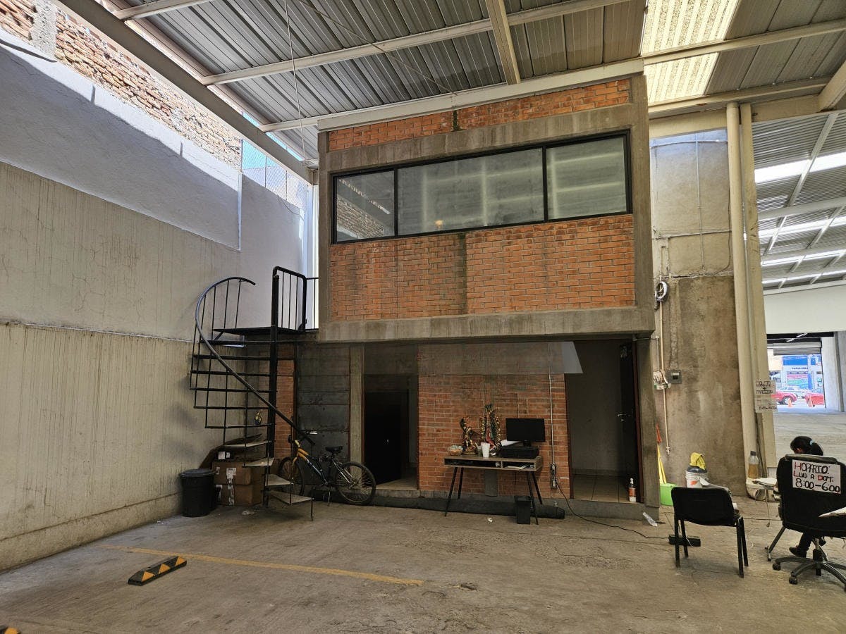 Local Comercial Spot2