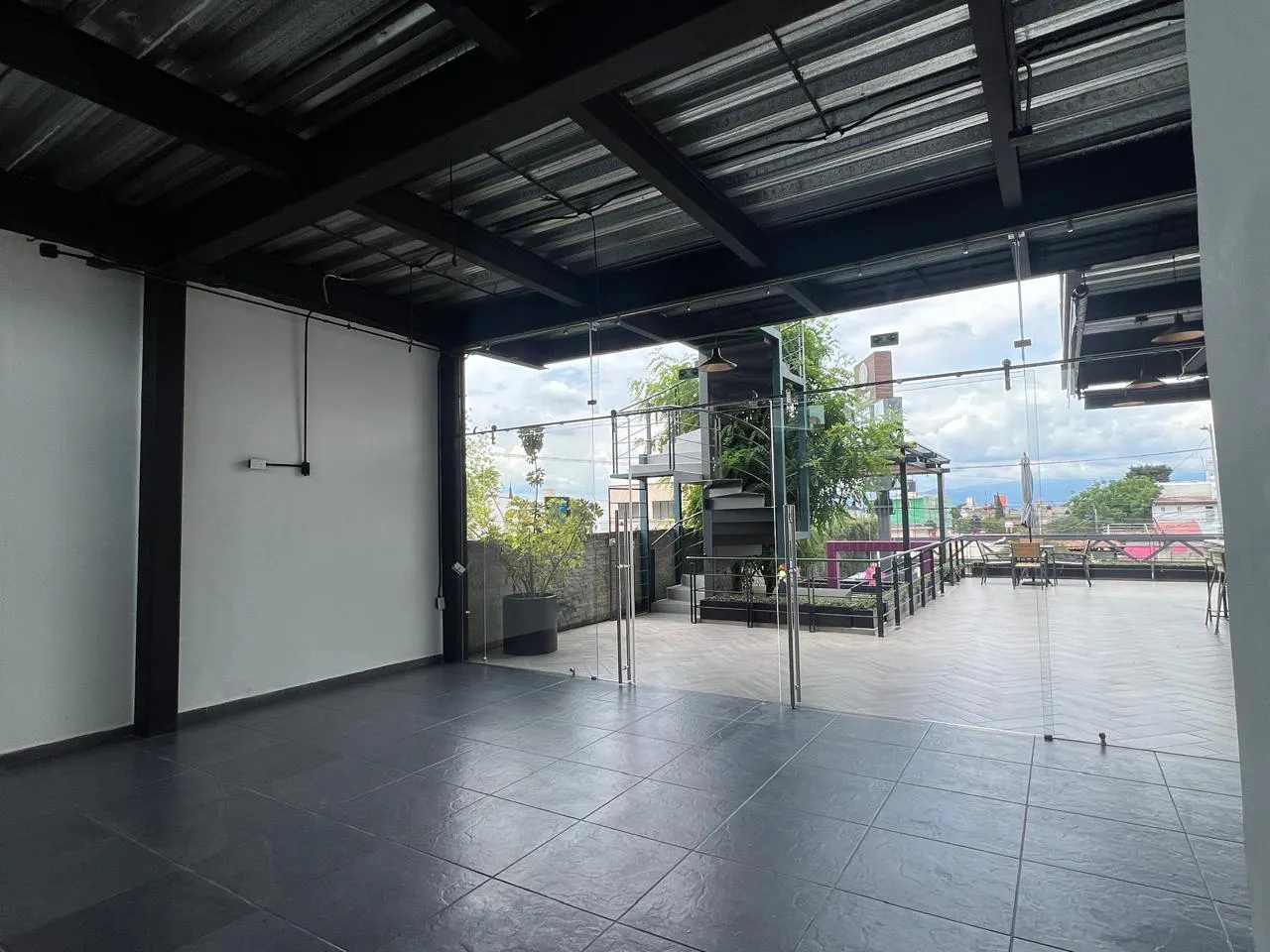 Local Comercial Spot2