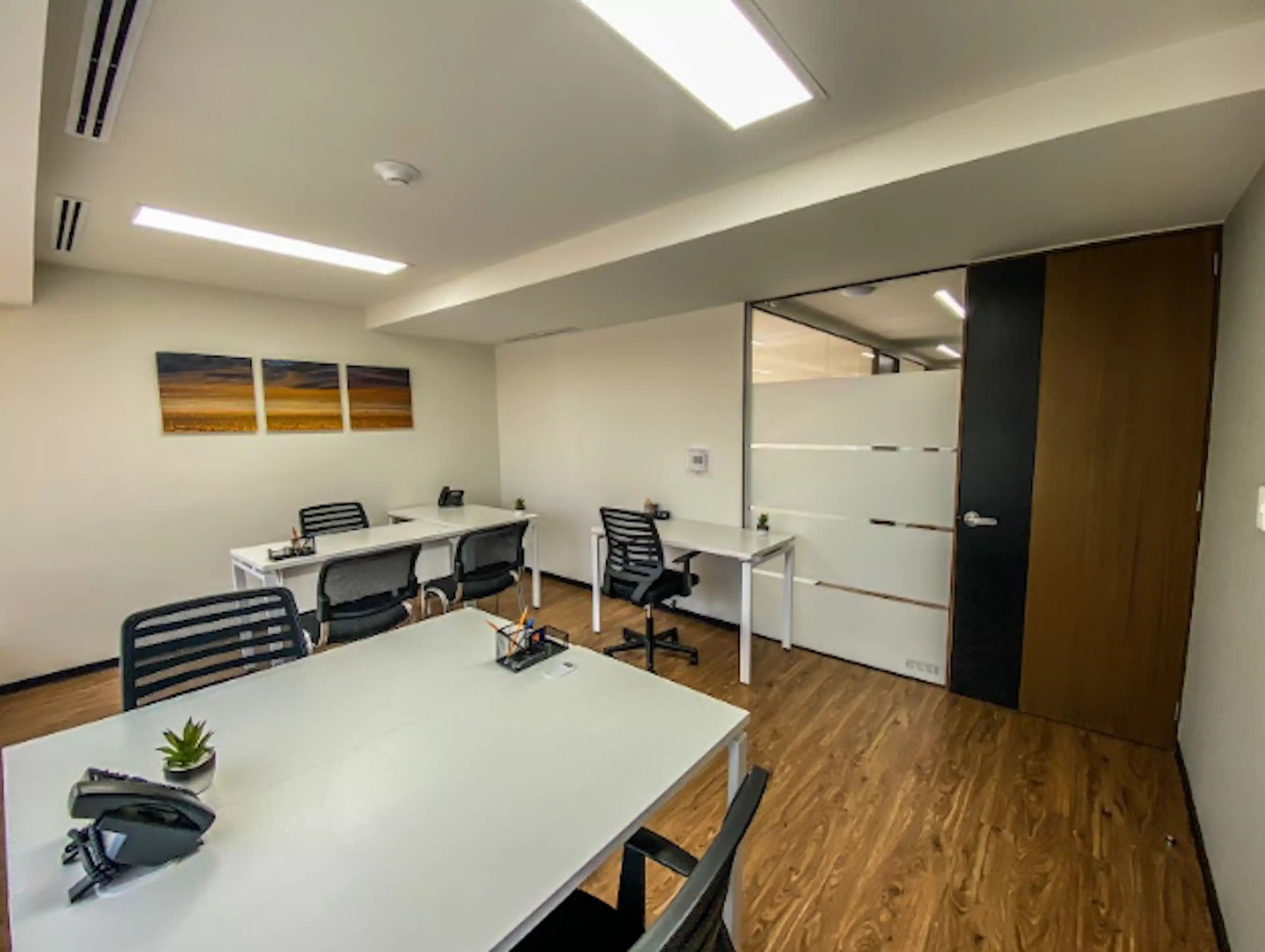 Oficina De 4-6 Personas