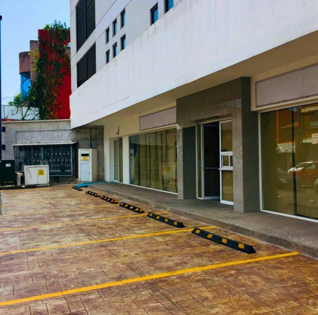 Local Comercial Spot2