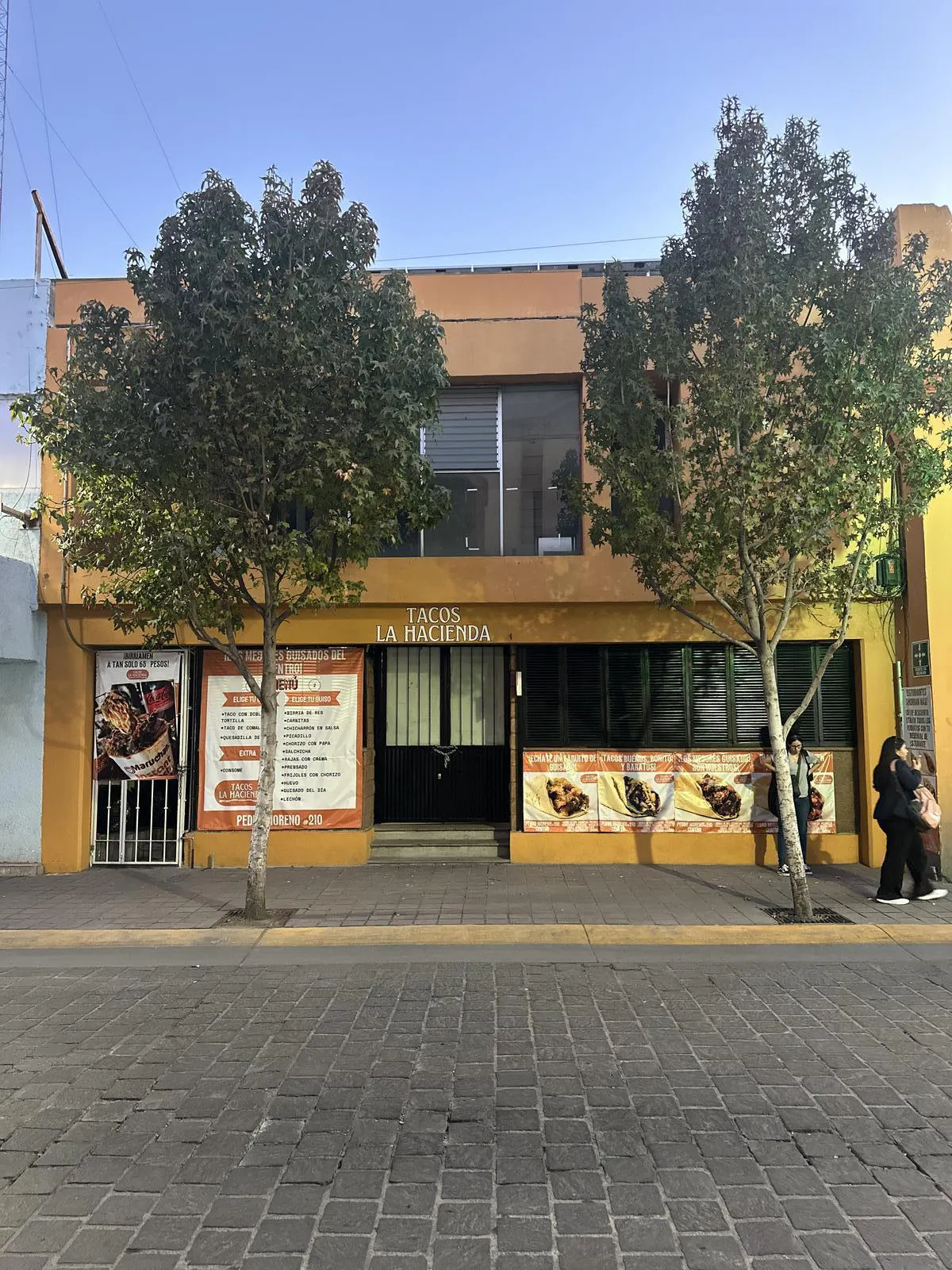 Local Comercial Spot2