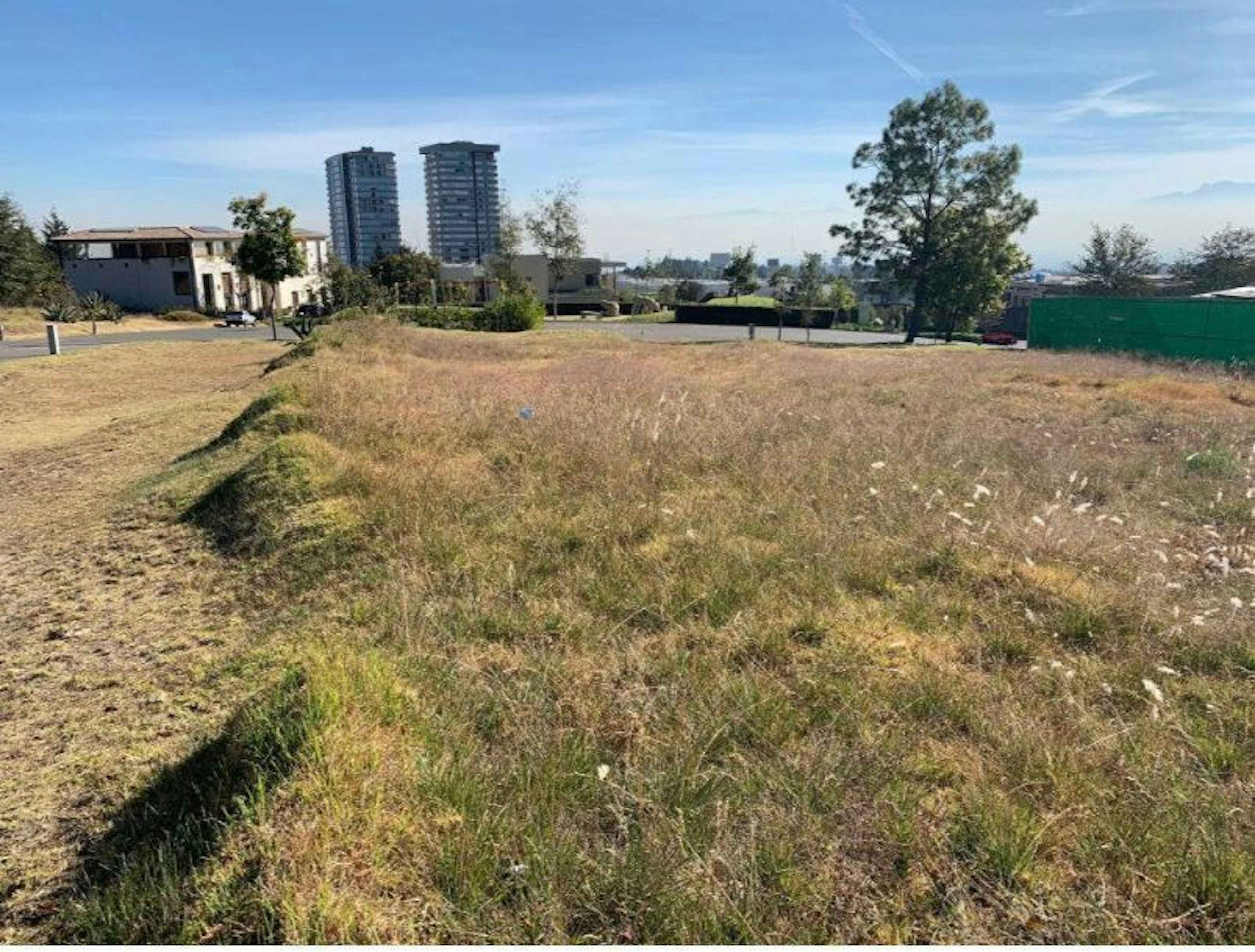 Av. De Los Poetas 101