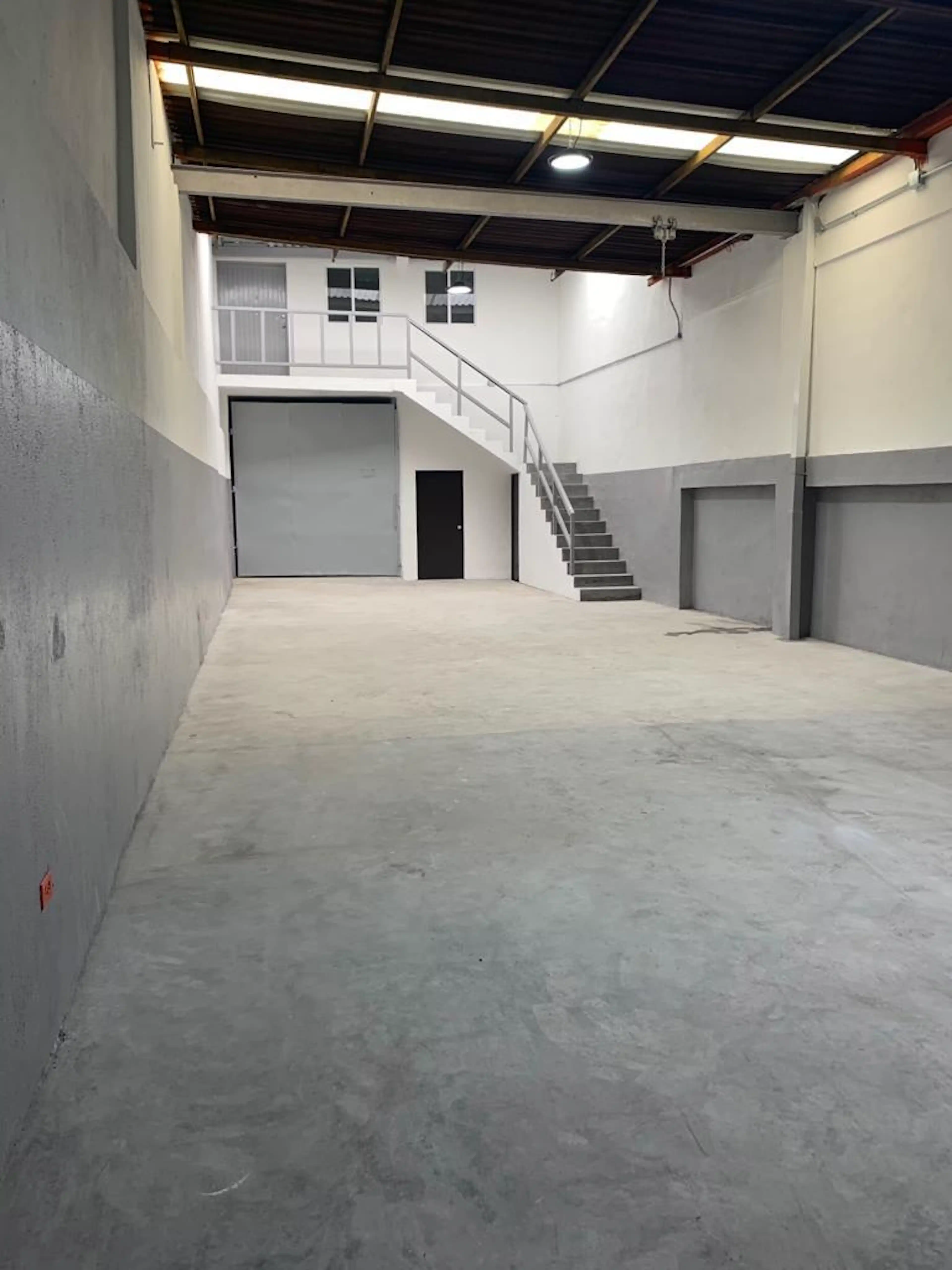 BODEGA EN RENTA DE 200 METROS MONTERREY NUEVO LEON S/N