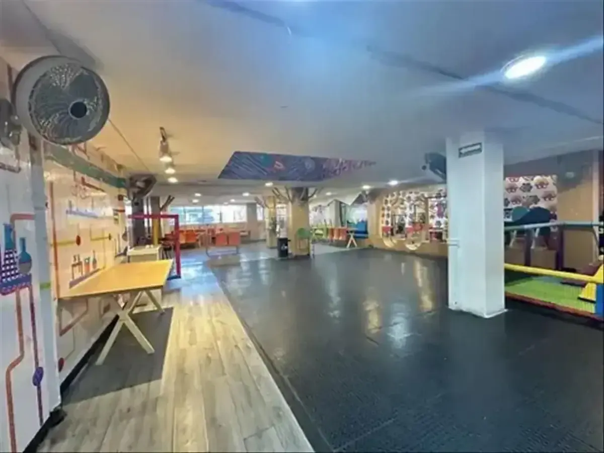 Local Comercial Spot2