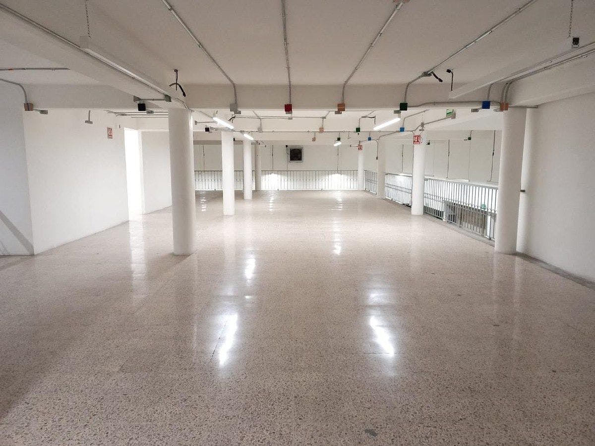 Local Comercial Spot2