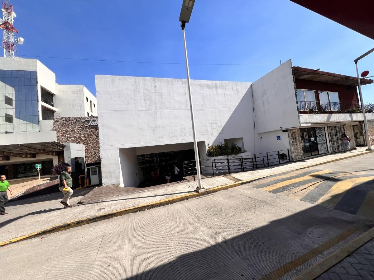 Local Comercial Spot2