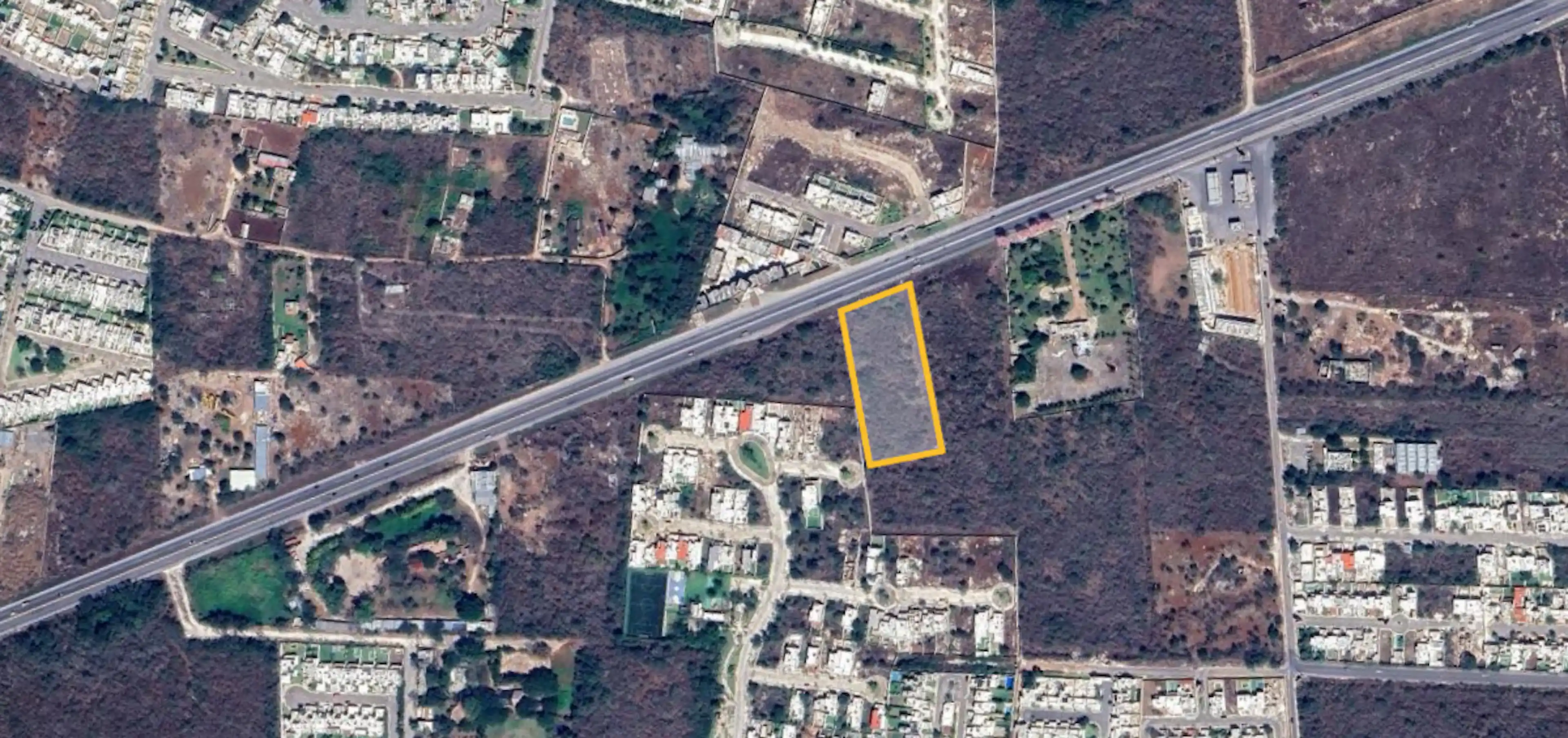 Terreno En Venta Sobre Carretera En Conkal