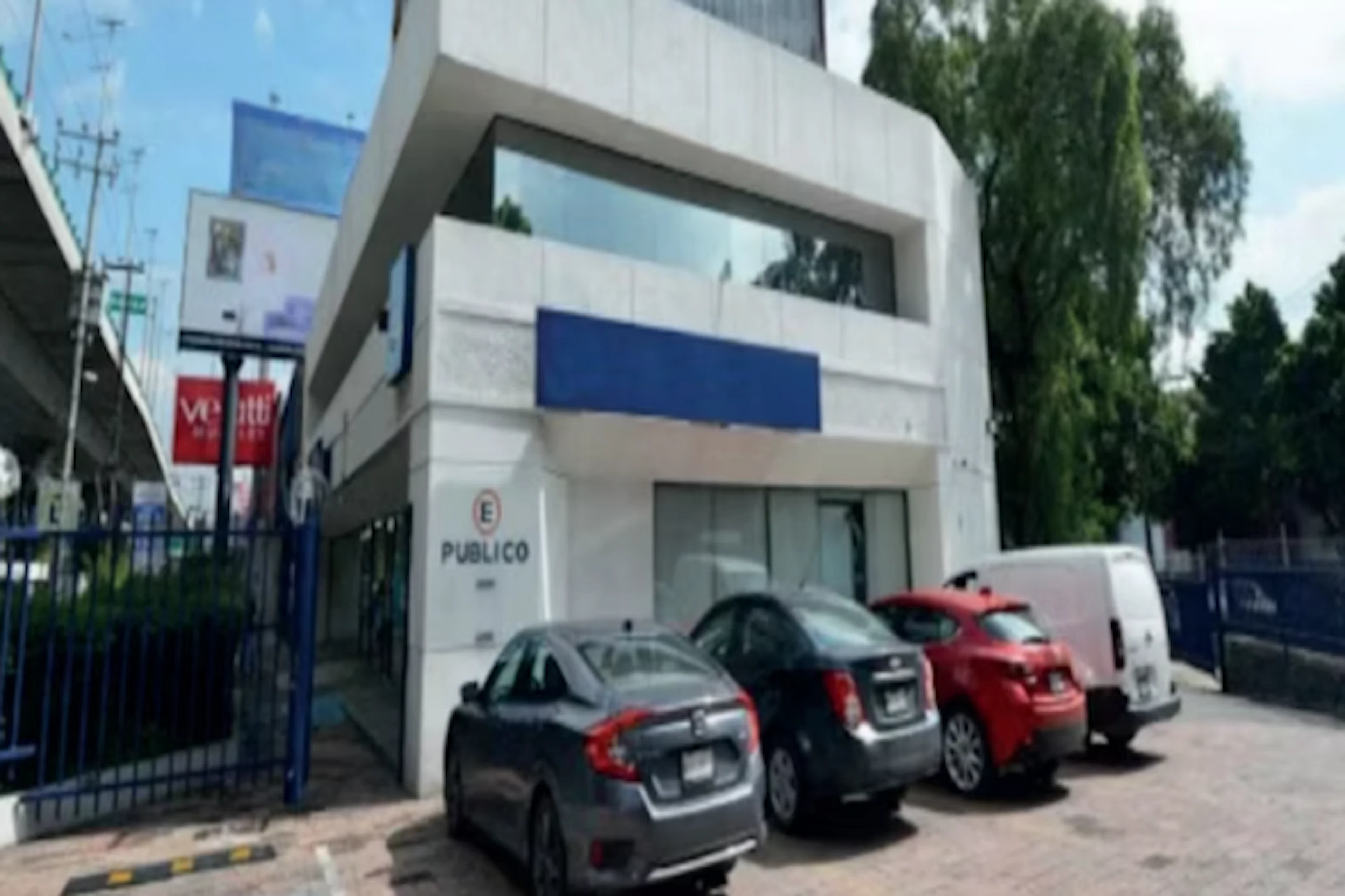 Local Comercial Spot2