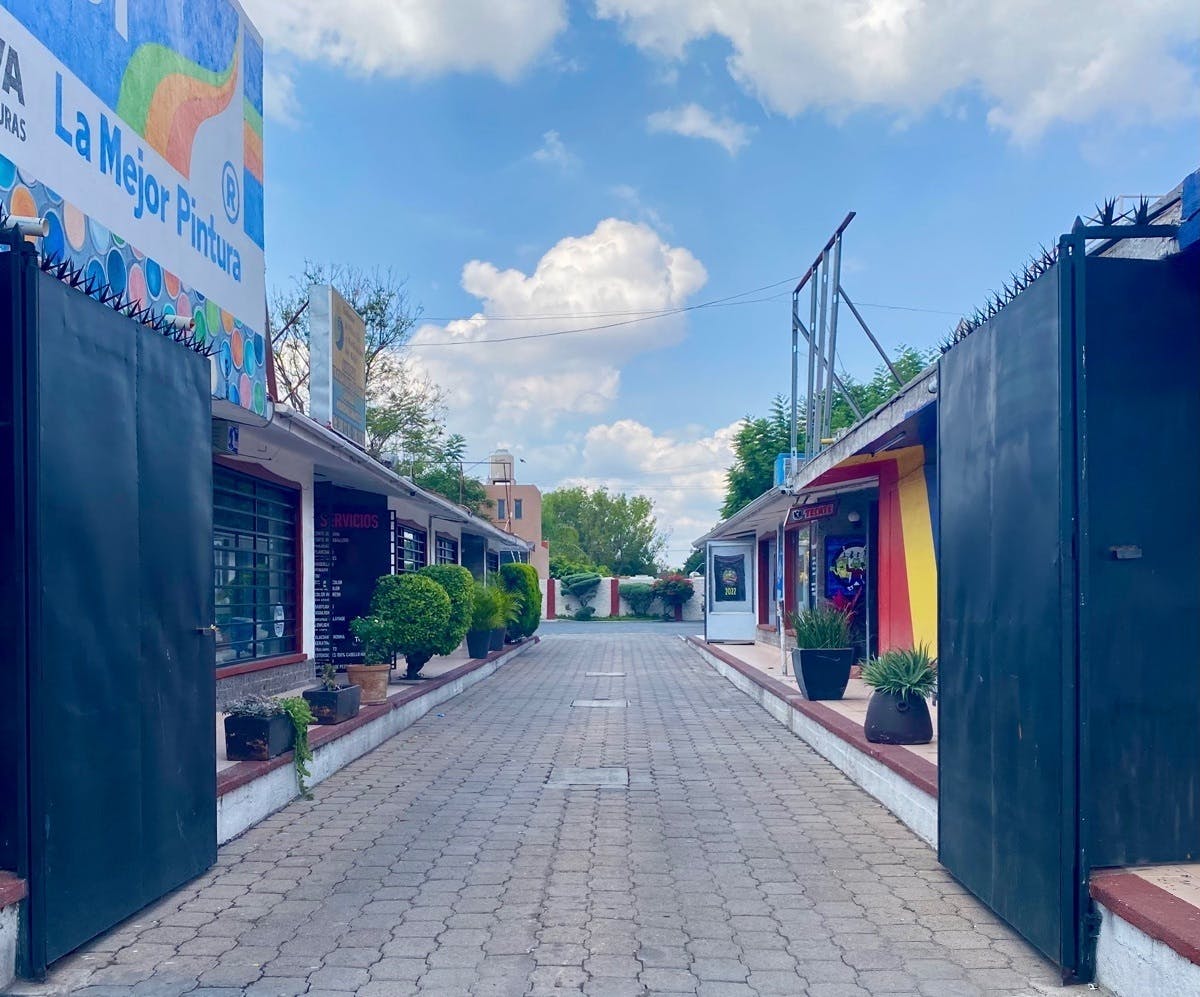 Local Comercial Spot2