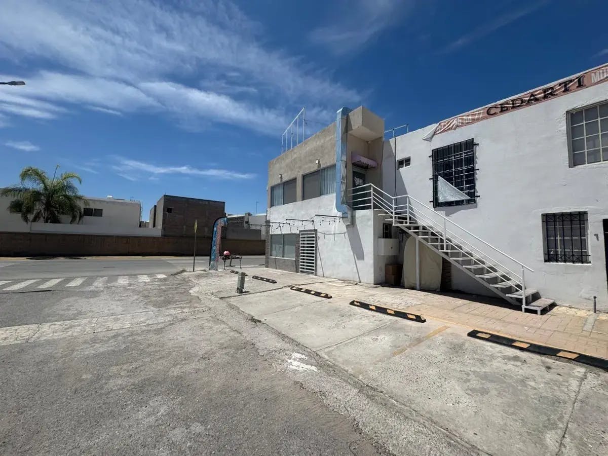 Local Comercial Spot2