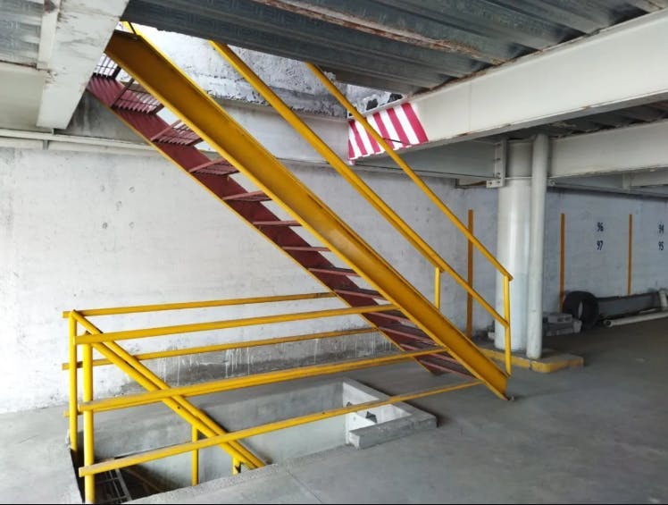 Local Comercial Spot2