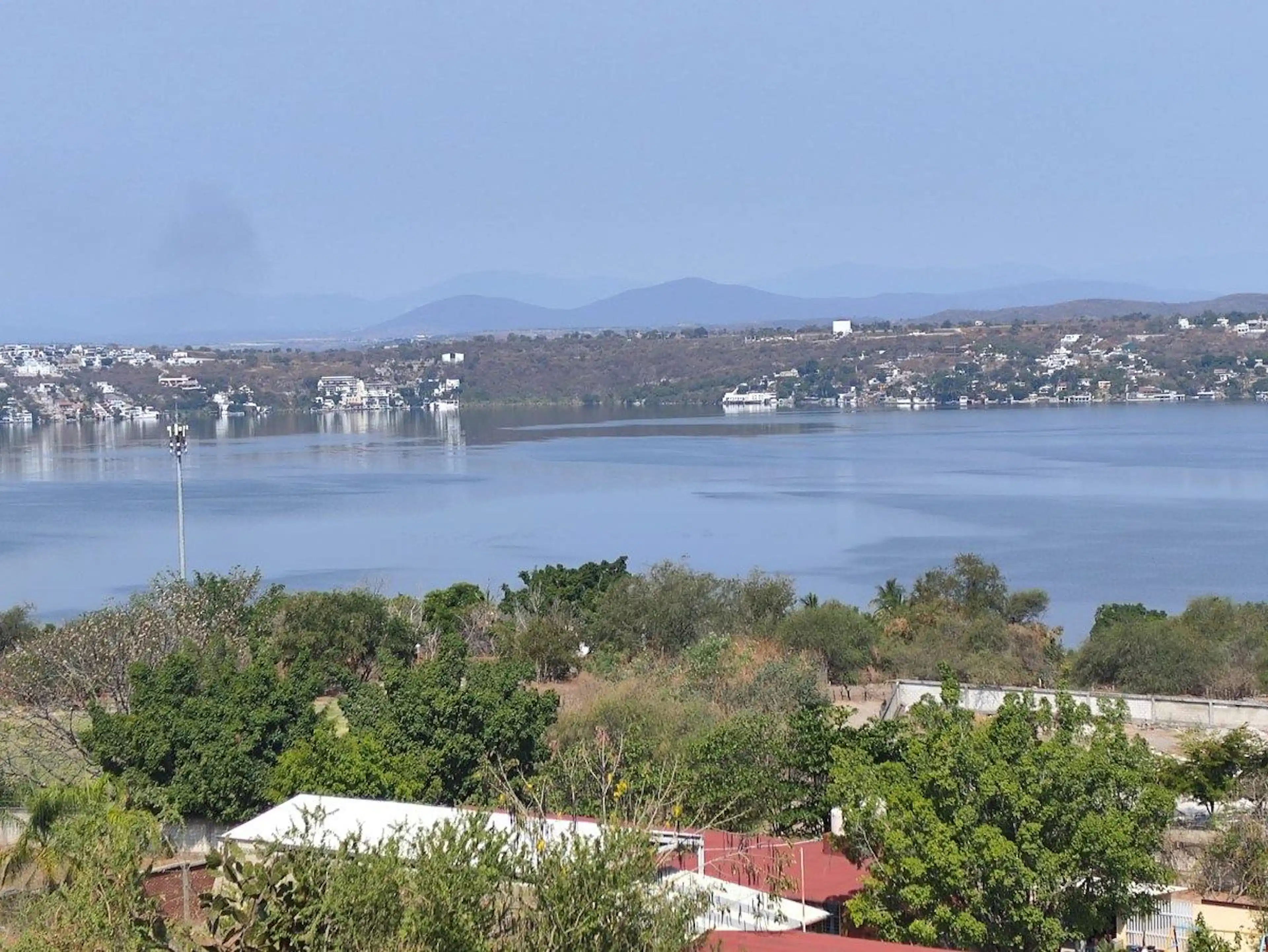 TERRENO EN VENTA A 10 MINUTOS DEL LAGO DE TEQUESQUITENGO.