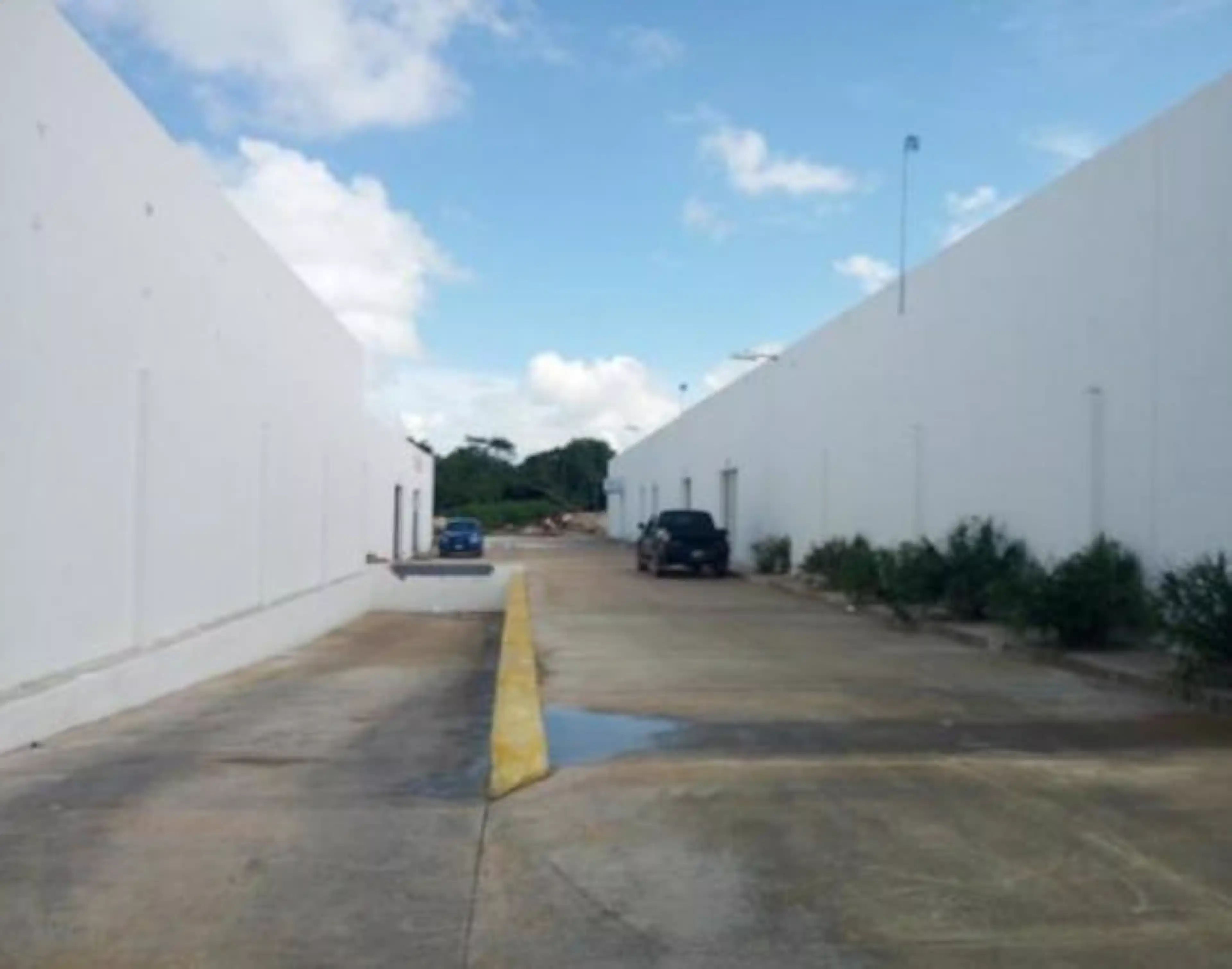 Bodegas desde 236m2 hasta 300 m2 con Anden comunal