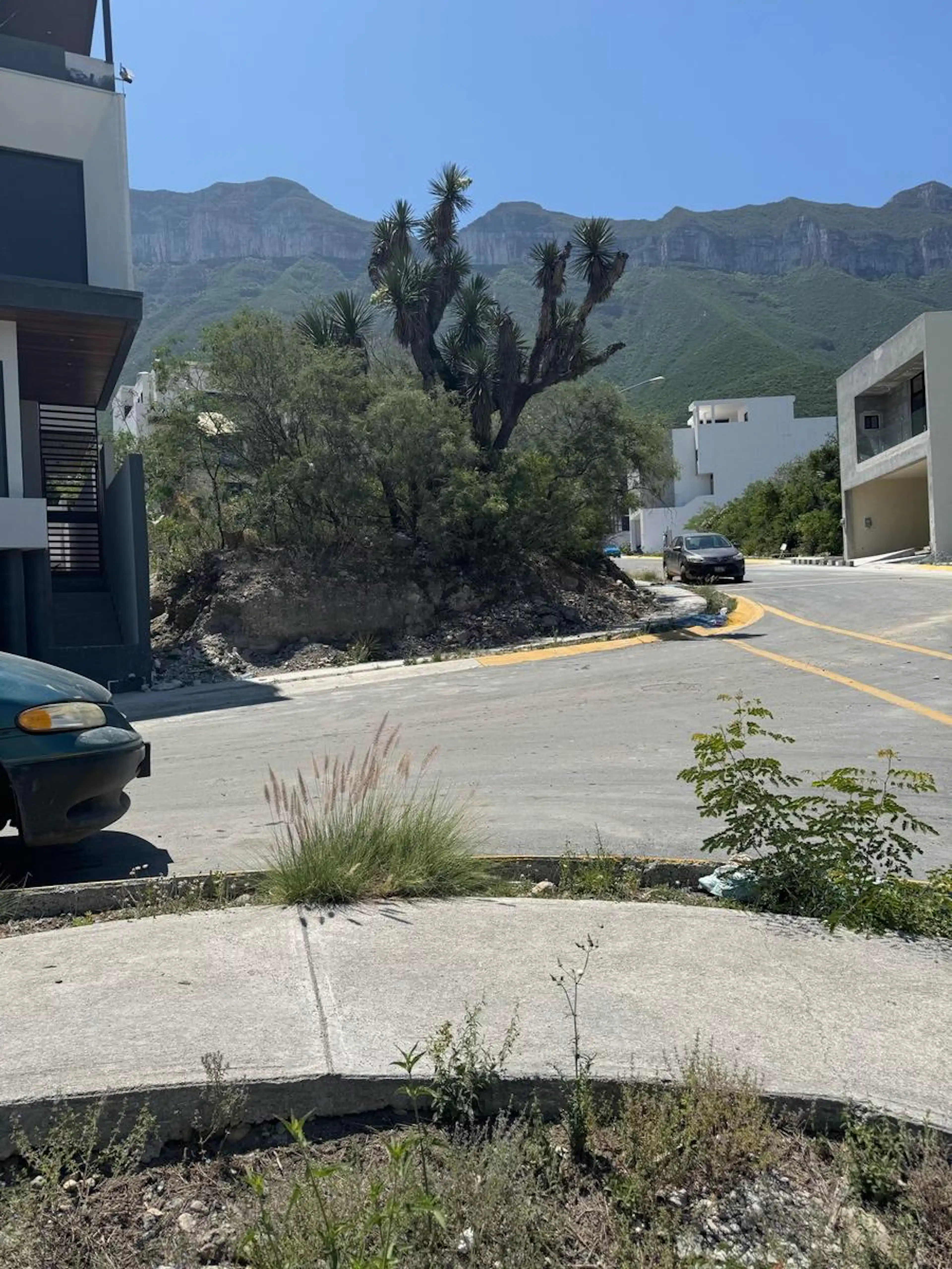 TERRENO EN VENTA EN ESQUINA CUMBRES ELITE