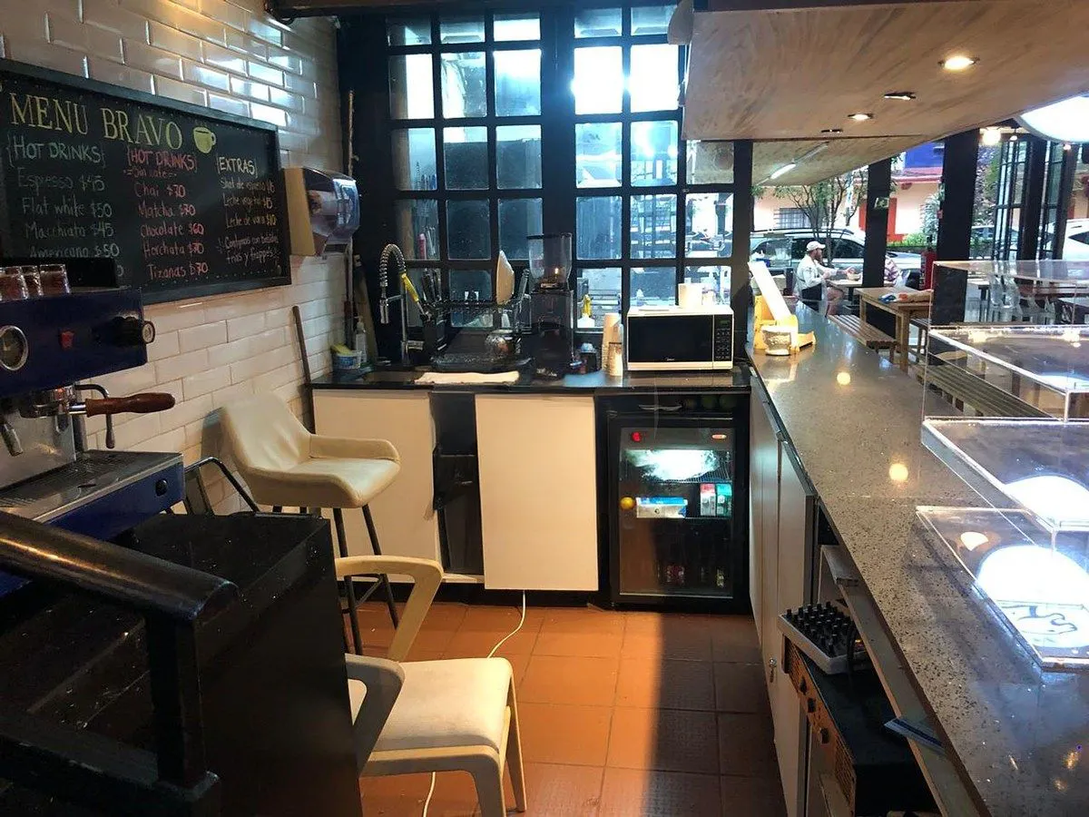 Local Comercial Spot2