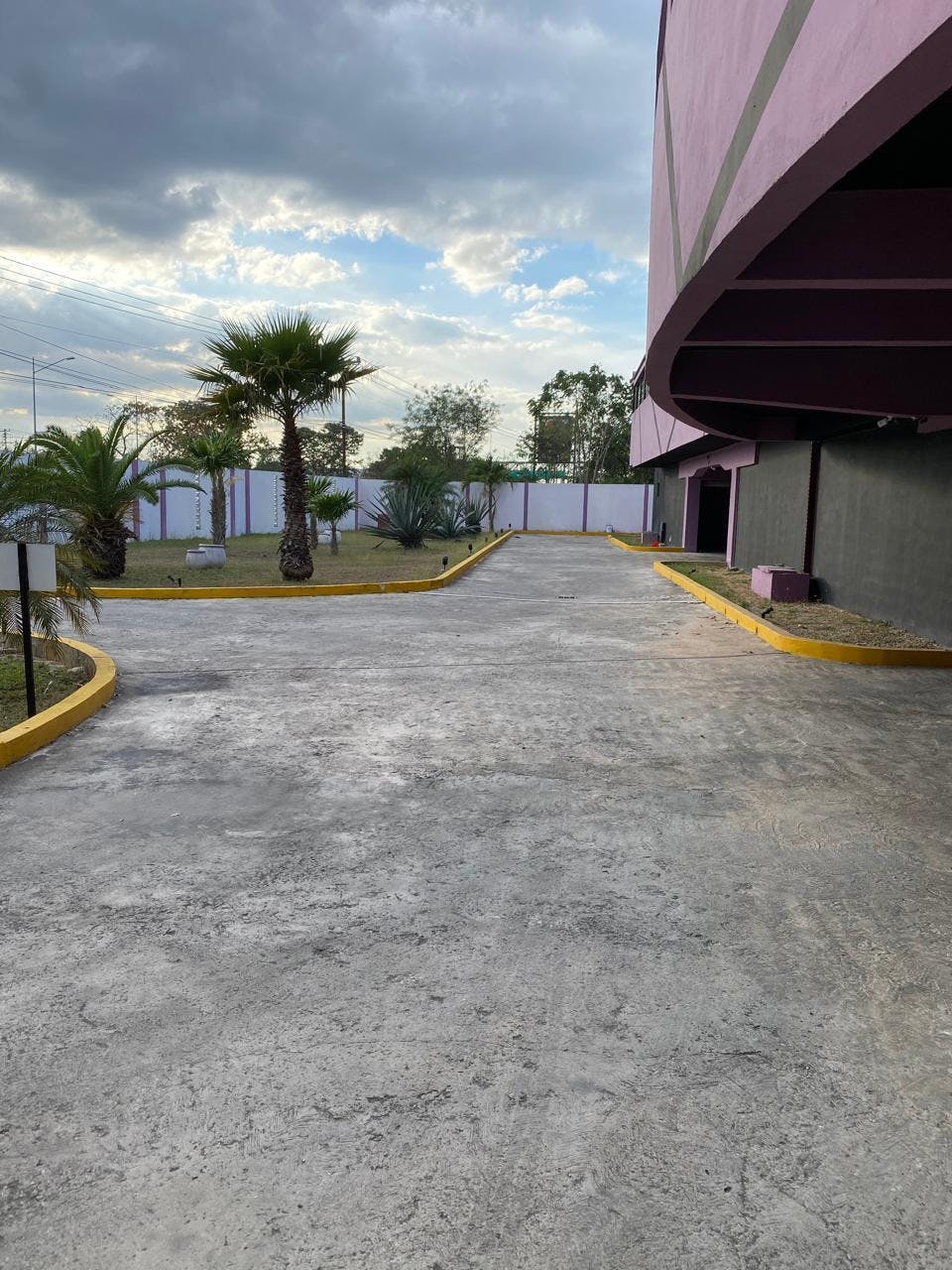 Local Comercial Spot2