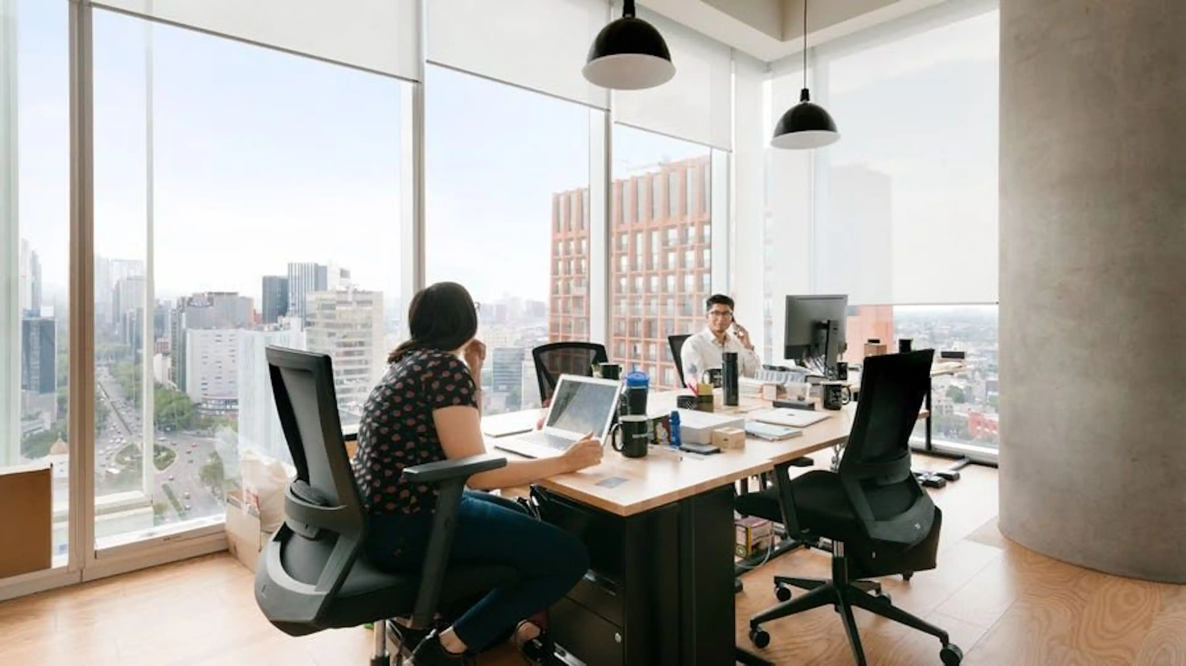 RENTA DE OFICINA BUSINESS CENTER PUNTO SUR