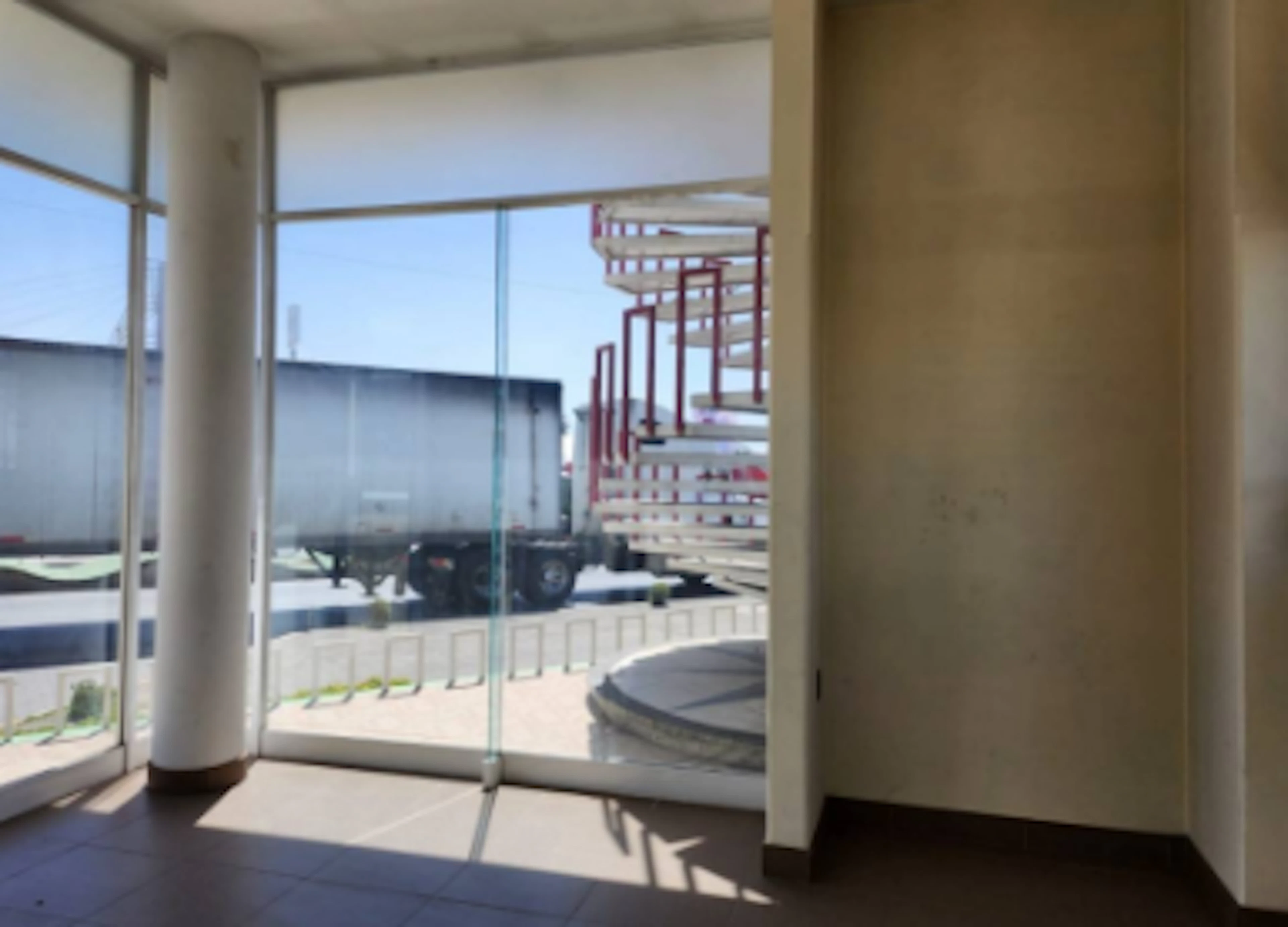 Local Comercial Spot2