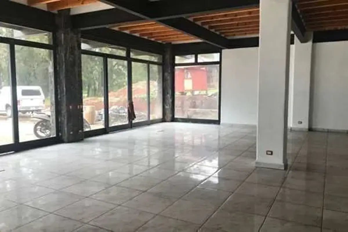 Local Comercial Spot2