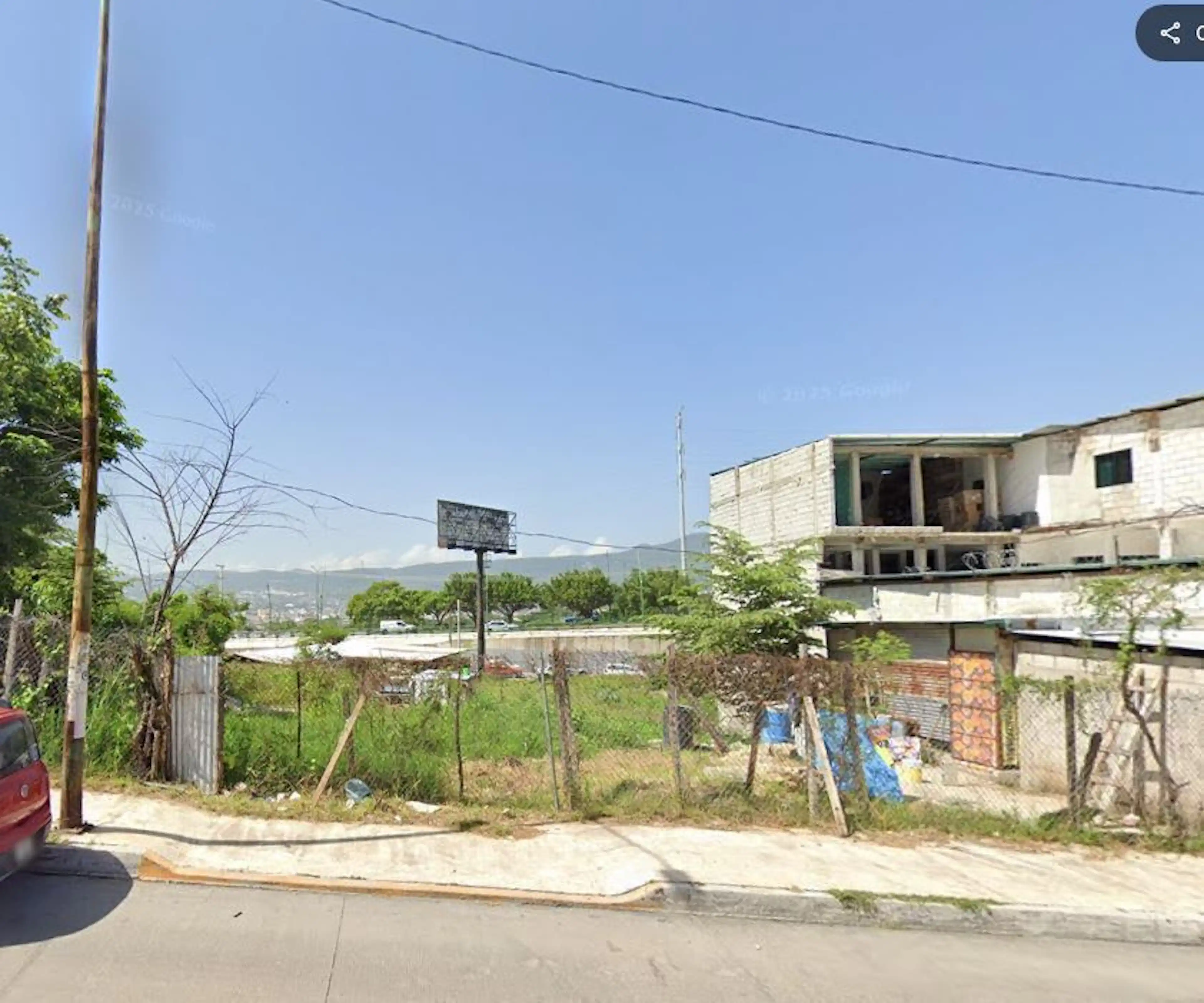 Atención Inversionistas!! Se vende terreno con uso de suelo comercial.