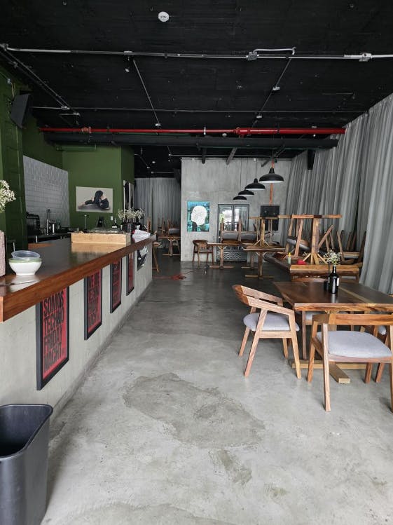 Local Comercial Spot2