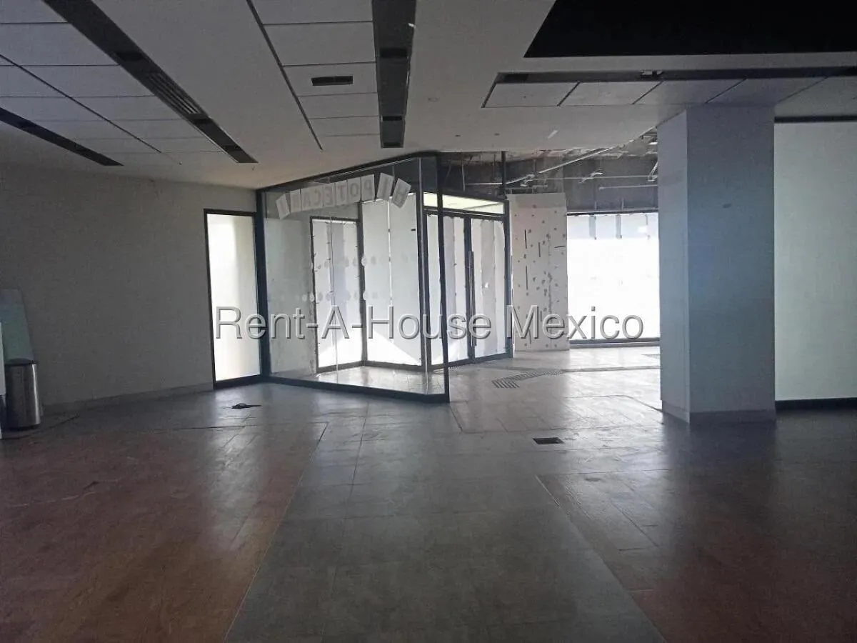 Local Comercial Spot2