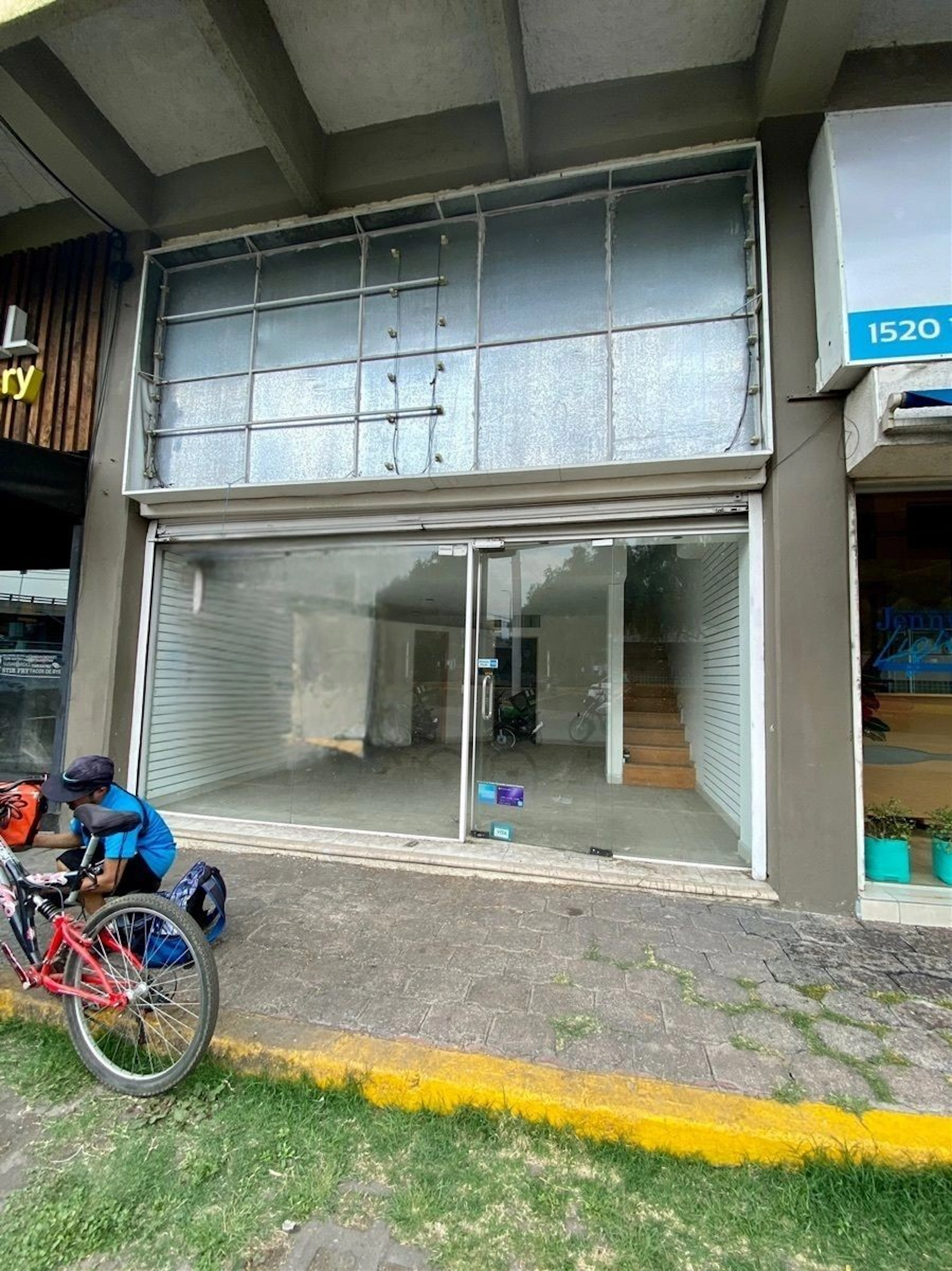 Local Comercial Spot2