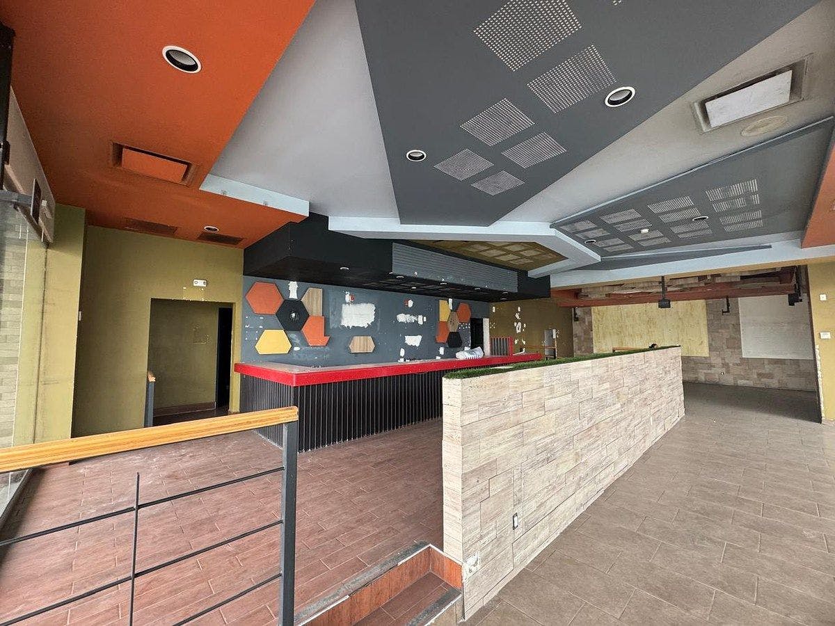 Local Comercial Spot2